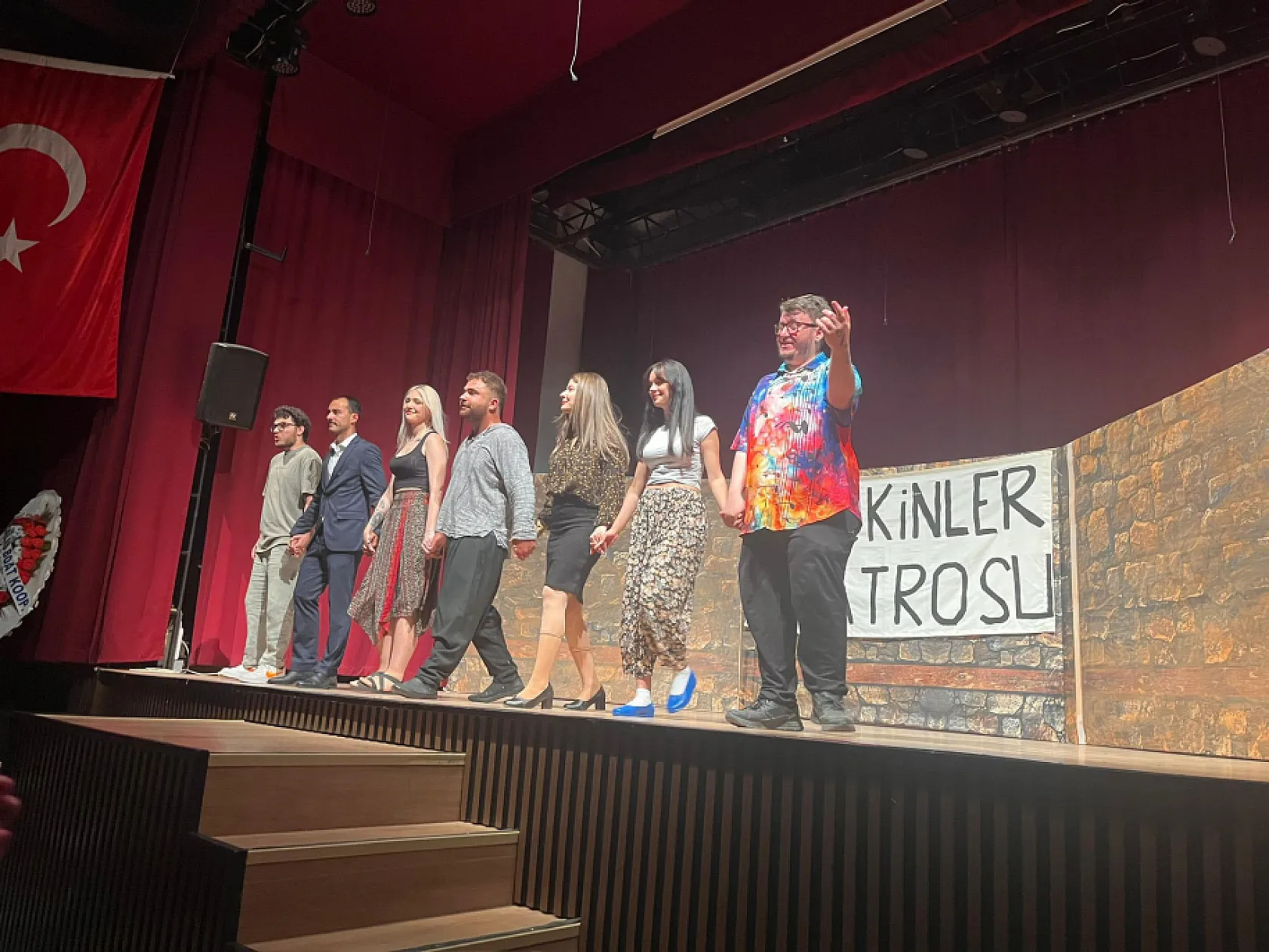 Fethiye'de 'Miskinler' tiyatrosu seyirciden tam not aldı