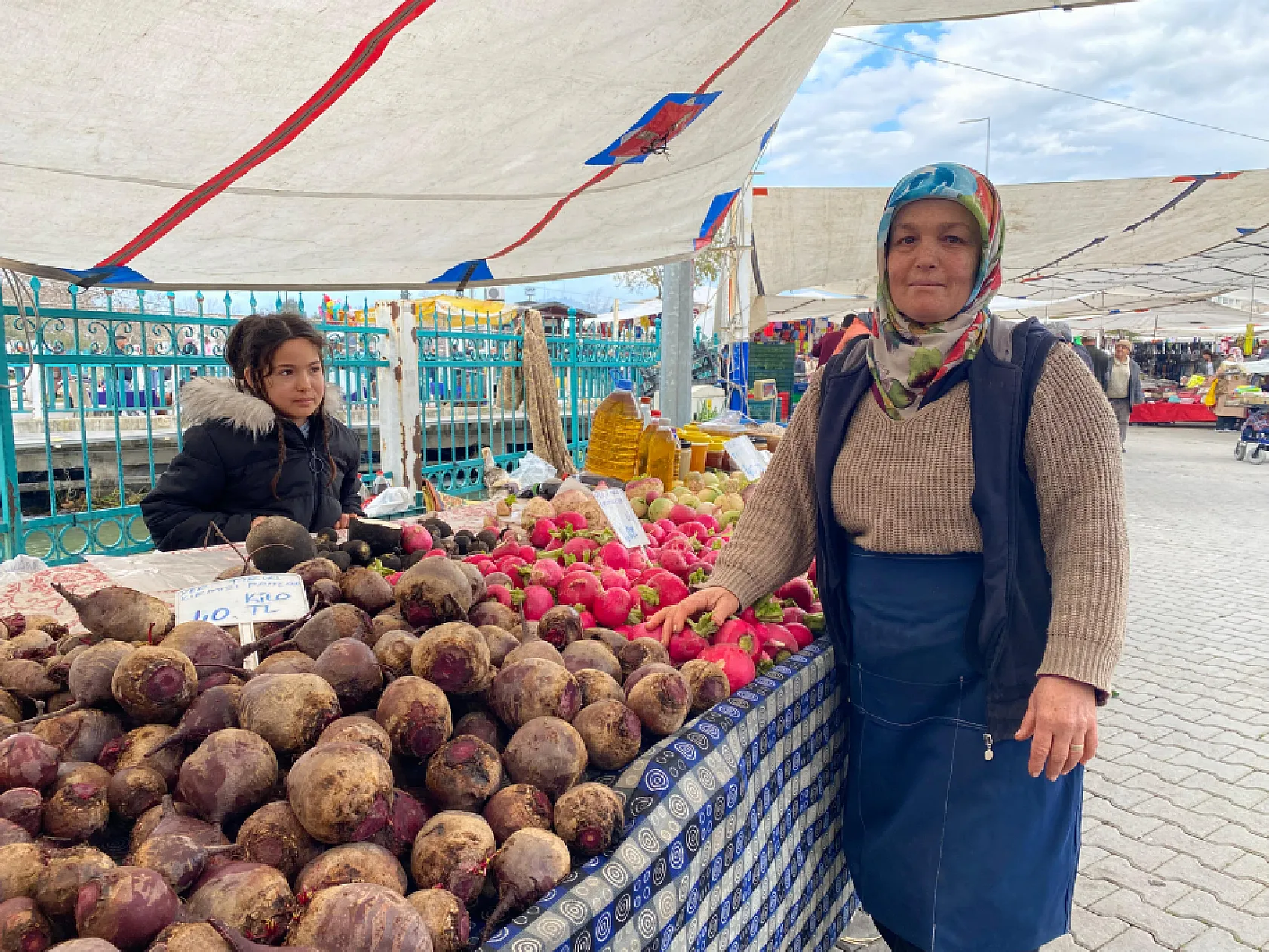 Pazarcı Esnafı Münevver Ünlükaya, Salı Pazarının Durumunu Değerlendirdi