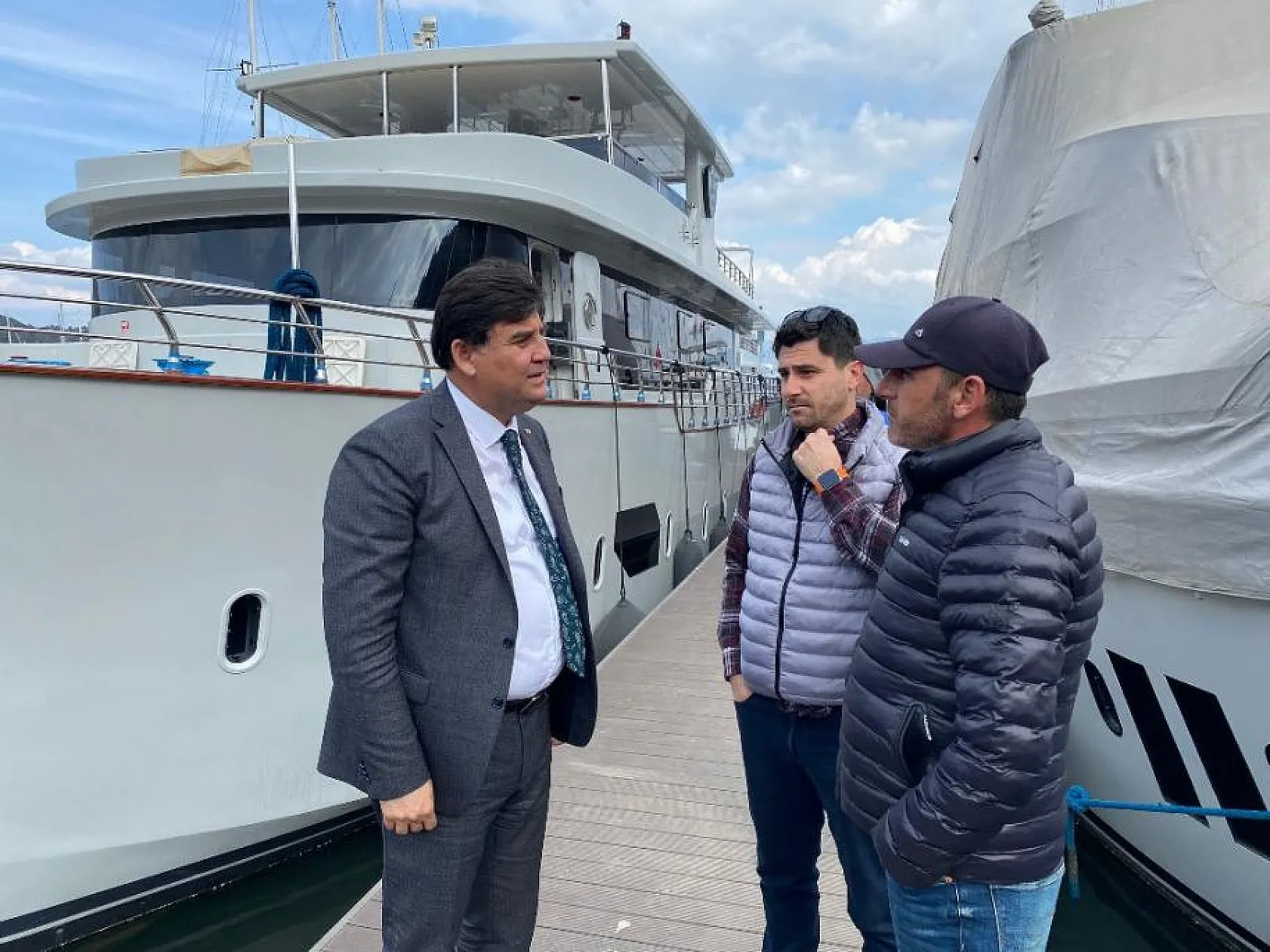 Karaca Yat Çekek Yeri Esnafının Sorunlarını Dinledi
