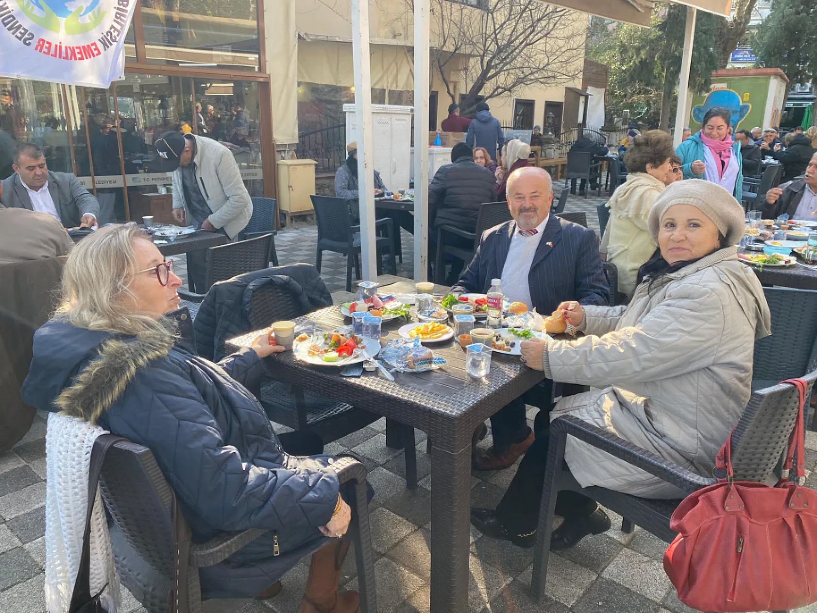 Fethiye'de emekliler kahvaltıda buluştu: Sendika zor duruma dikkat çekti