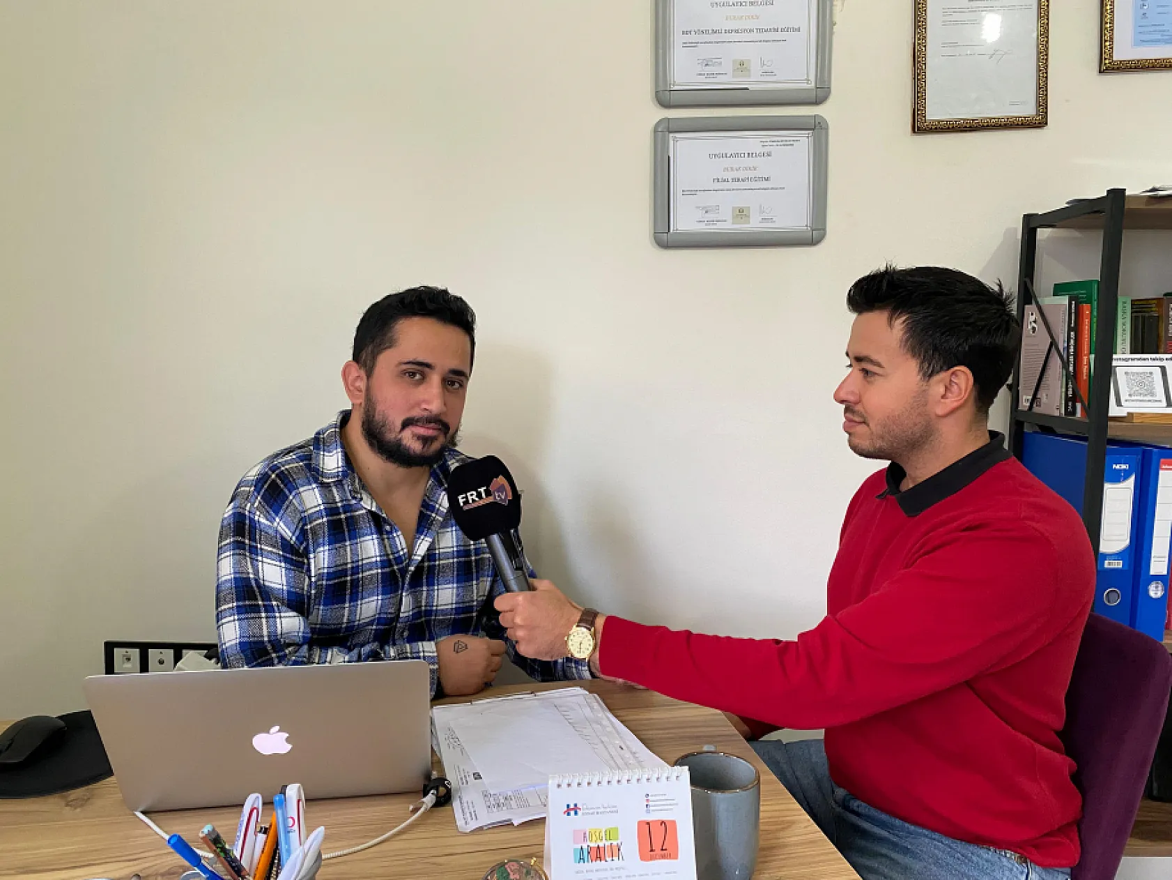 Fethiye'de Klinik Psikolog Burak Dikik'ten Sosyal Medya Bağımlılığına Dair Uyarılar