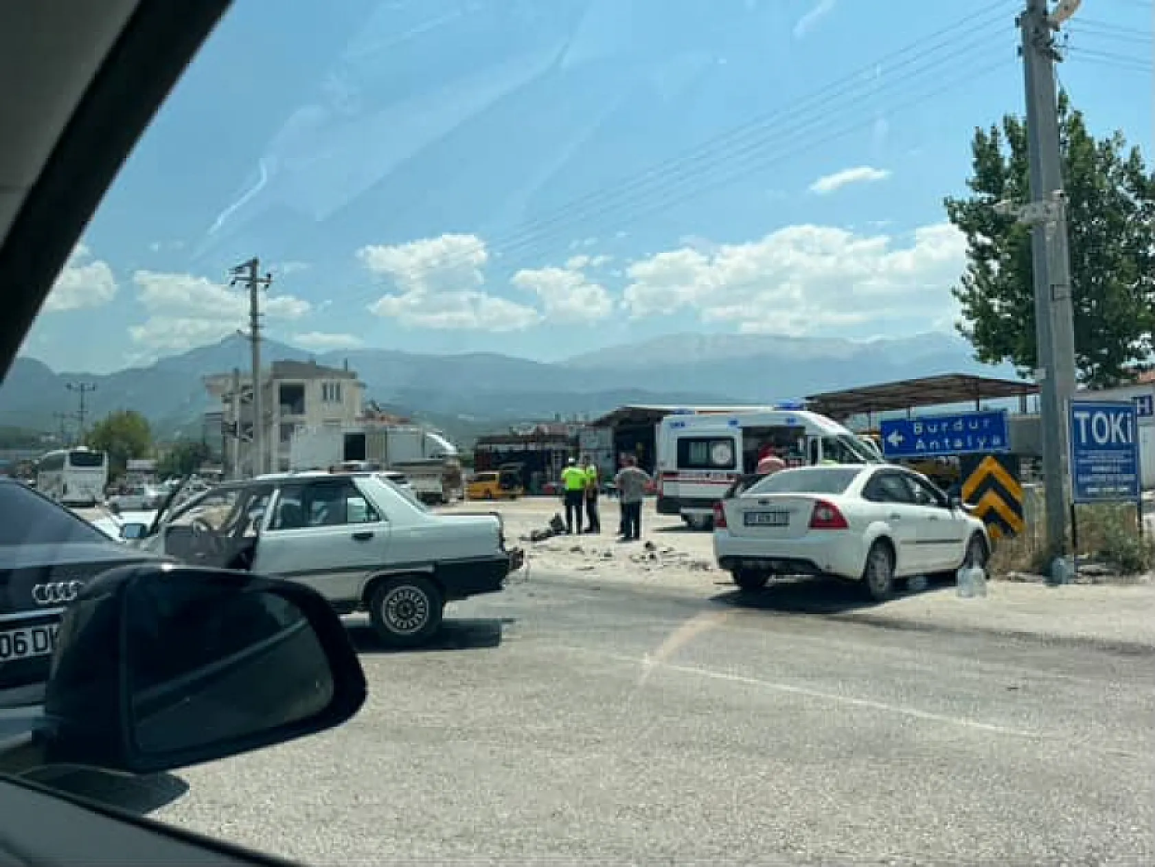 Seydikemer'de Feci Kaza! 2 Araç Çarpıştı, Yaralılar Var