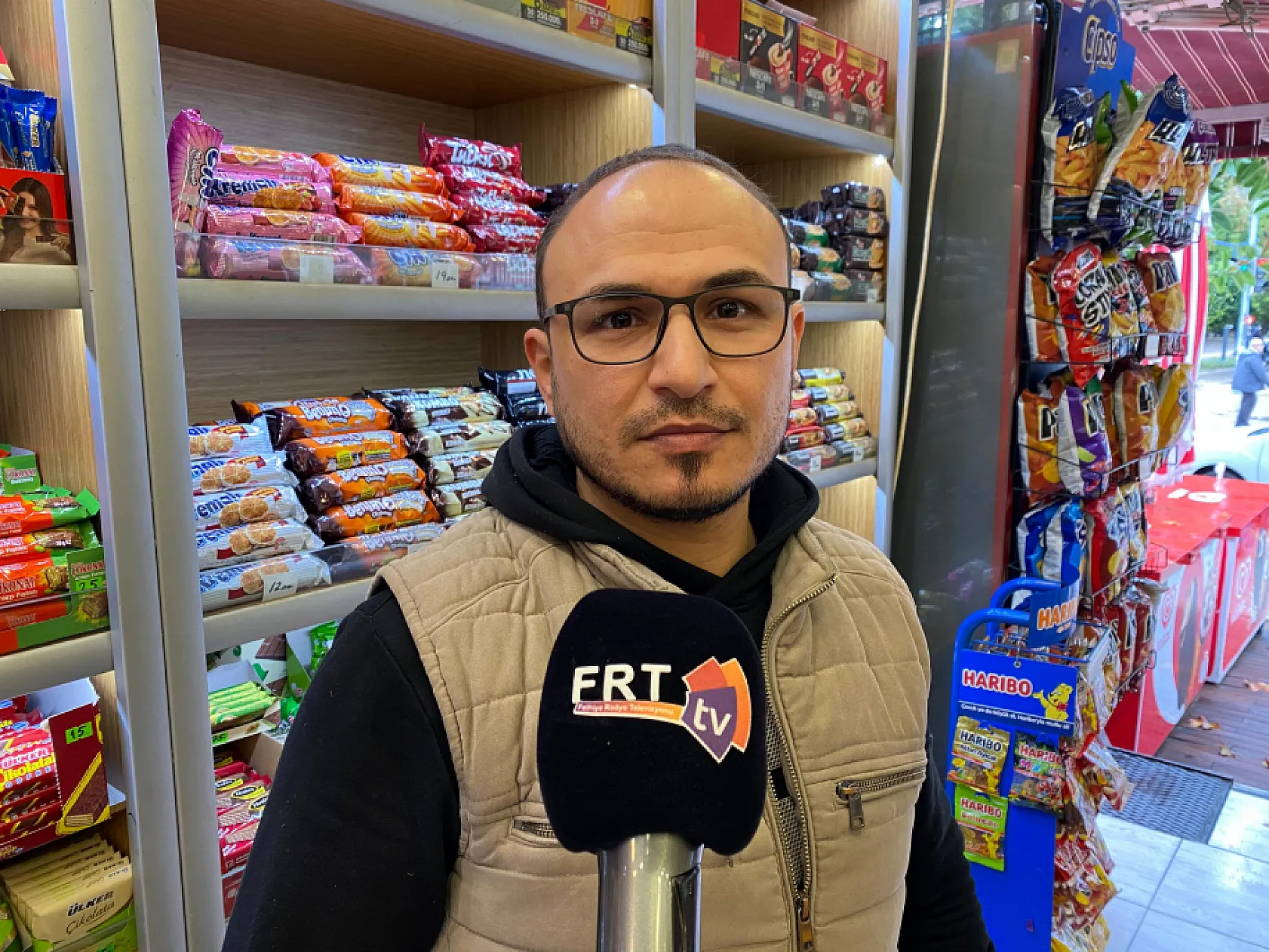 Fethiye'deki Kuruyemişçi Yavuz Karaca, Yağışların İşlerine Etkisini Değerlendirdi