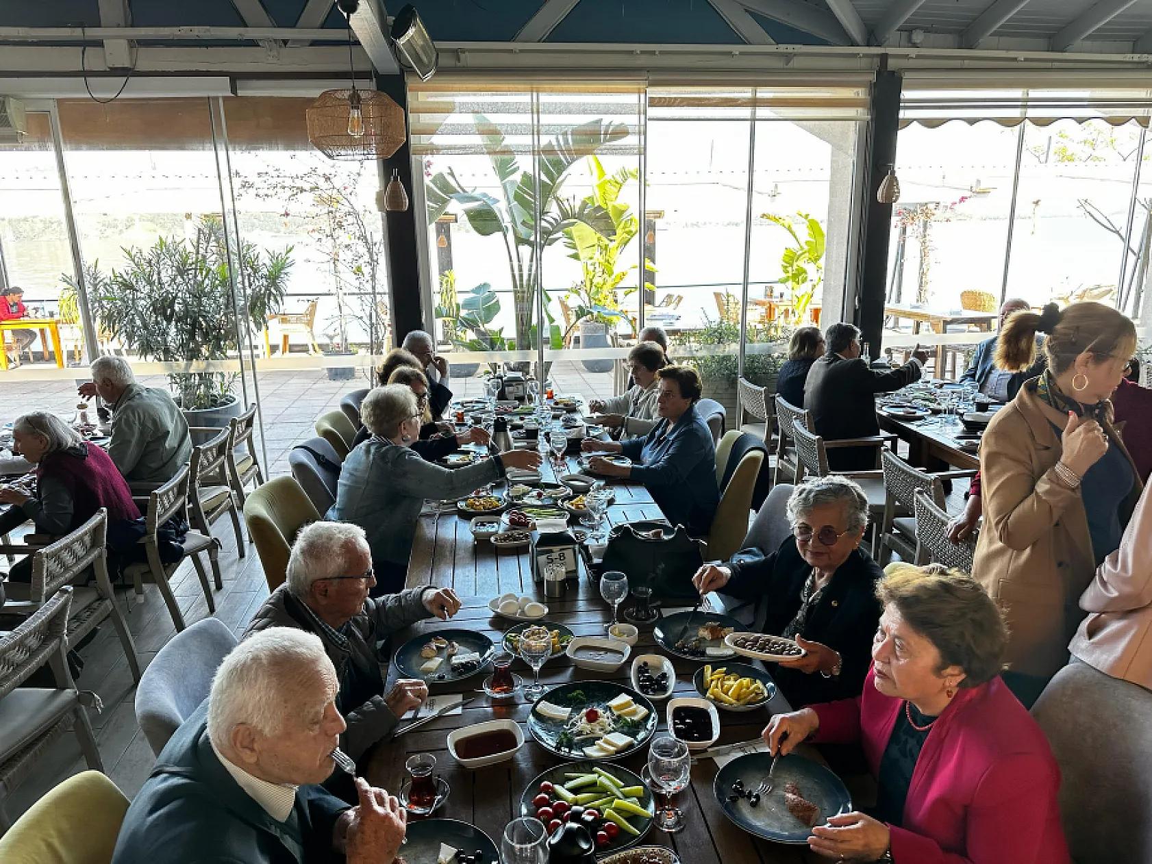 Fethiye'de Köy Enstitüleri'nin Kuruluş Yıldönümünde Dostluk Kahvaltısı