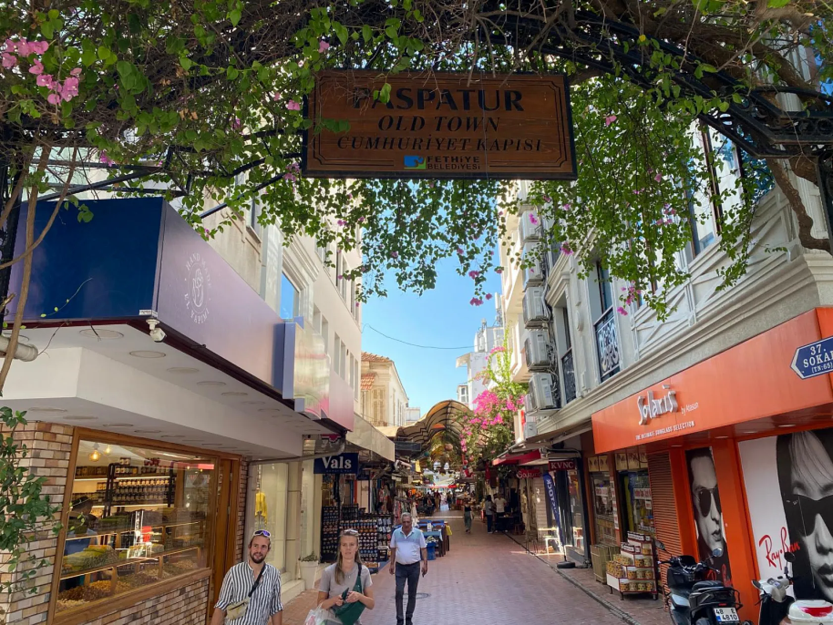 Fethiye Paspatur'da Türk lezzetleri yabancıların favorisi