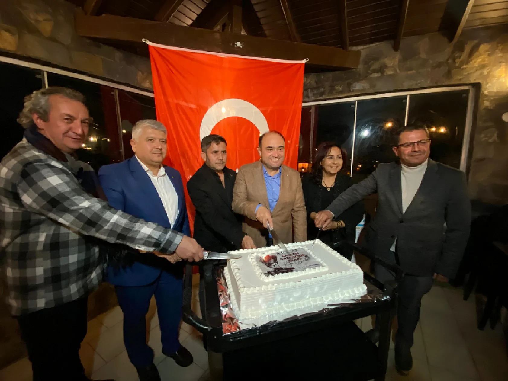 Başkan Akdenizli 'Gazeteciler, Önemli Bir Kamu Görevini Yerine Getirmektedir'