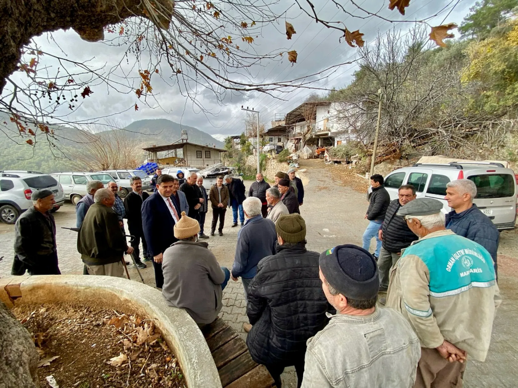 Fethiye Belediye Başkanı Alim Karaca Yakacık'ta sorunları dinledi