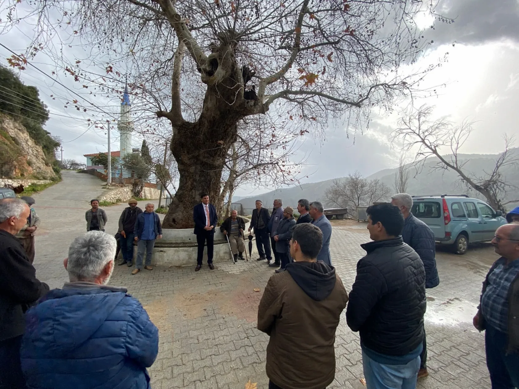 Fethiye Belediye Başkanı Alim Karaca Yakacık'ta sorunları dinledi