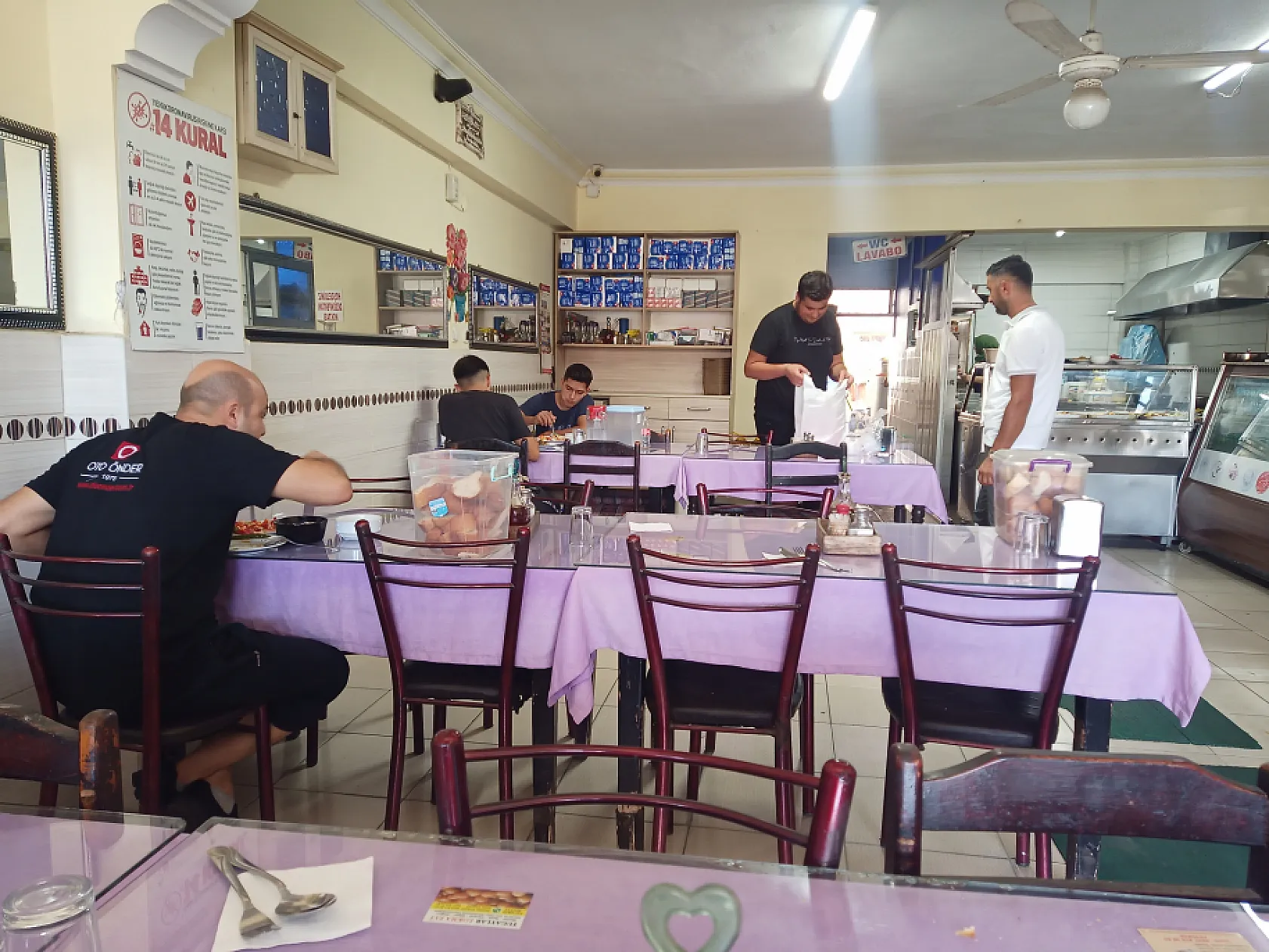 Fethiye Oto Sanayi Sitesinde Tabildot Yemek Kültürü Devam Ediyor