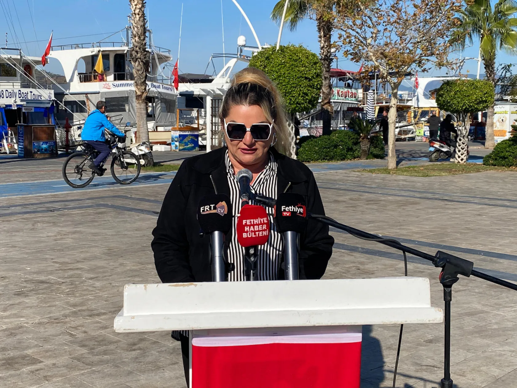 Fethiye'de 5 Aralık Dünya Kadın Hakları Günü Coşkuyla Kutlandı