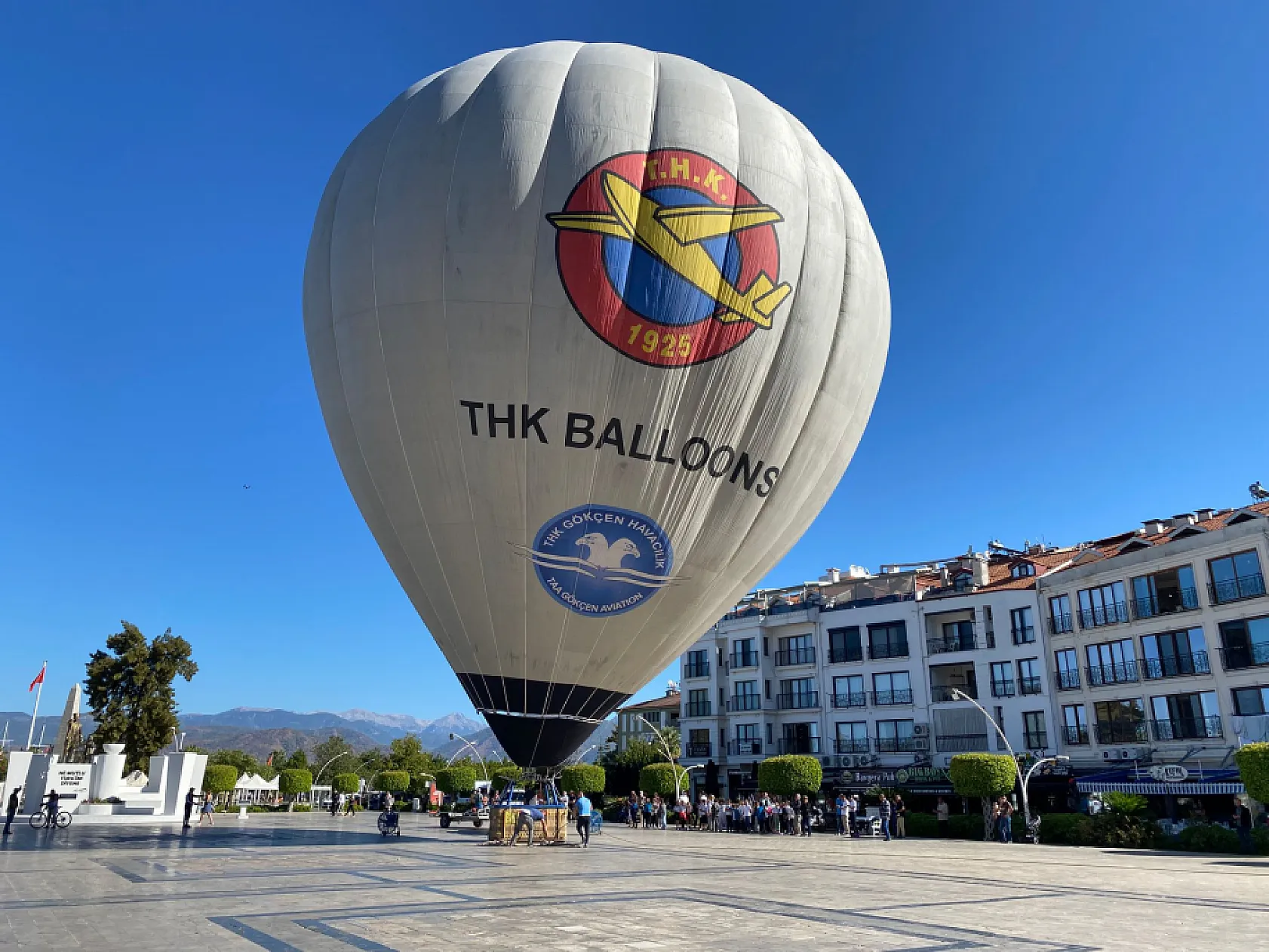Fethiye'de 24. Ölüdeniz Hava Oyunları Festivali başladı