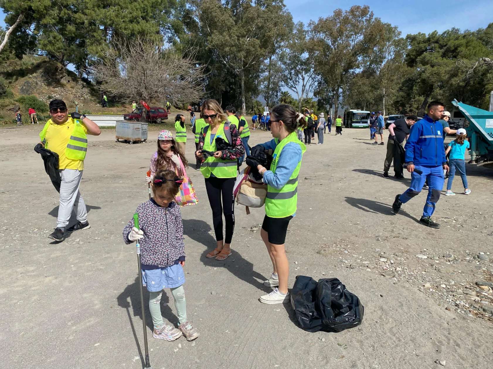 'Koca Çalış Temizlik Kampanyası' büyük katılımla gerçekleşti