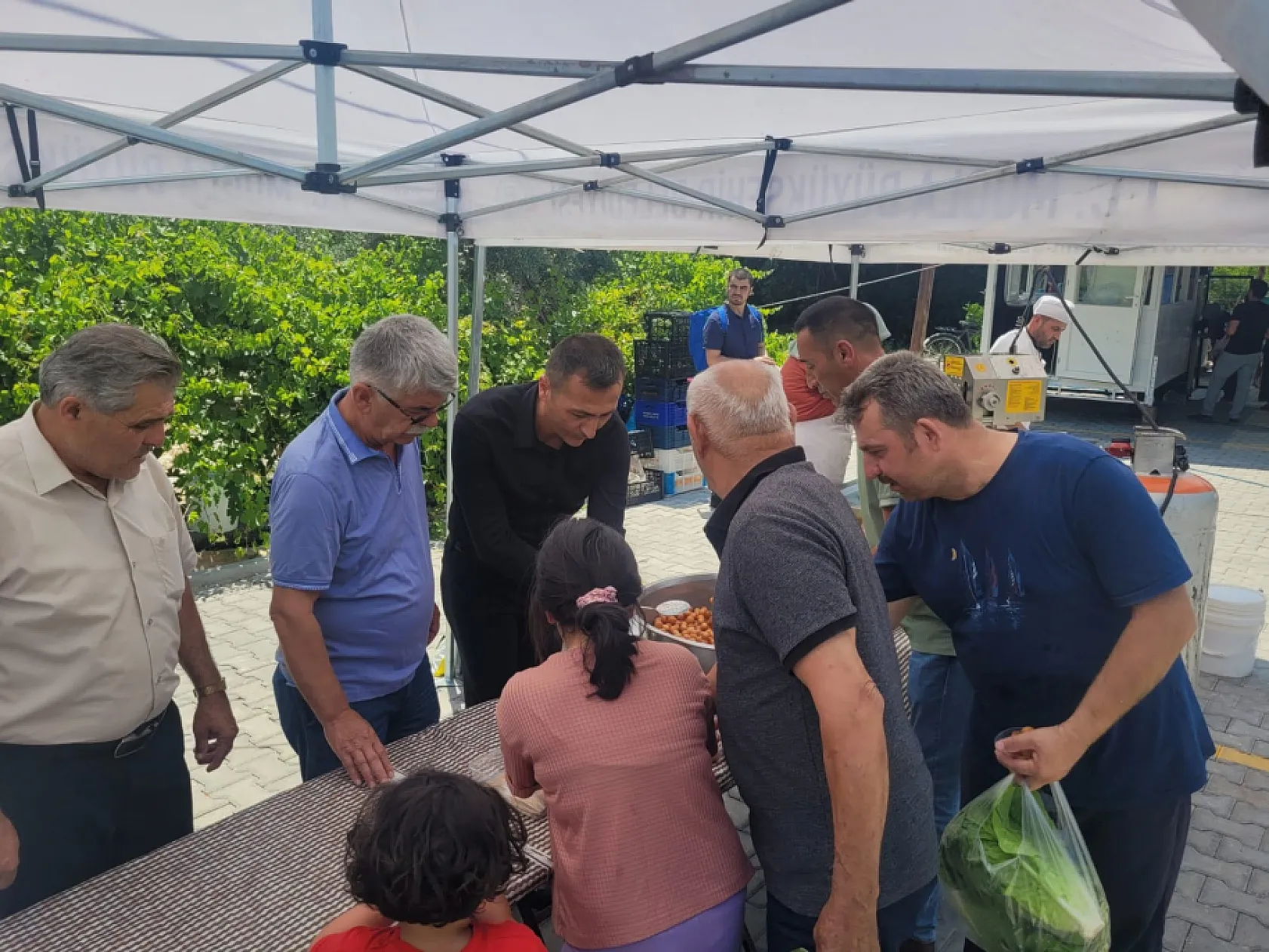 Muğla Büyükşehir Belediyesi'nden Seydikemer'de Ferdi Zeyrek Anısına Lokma Hayrı