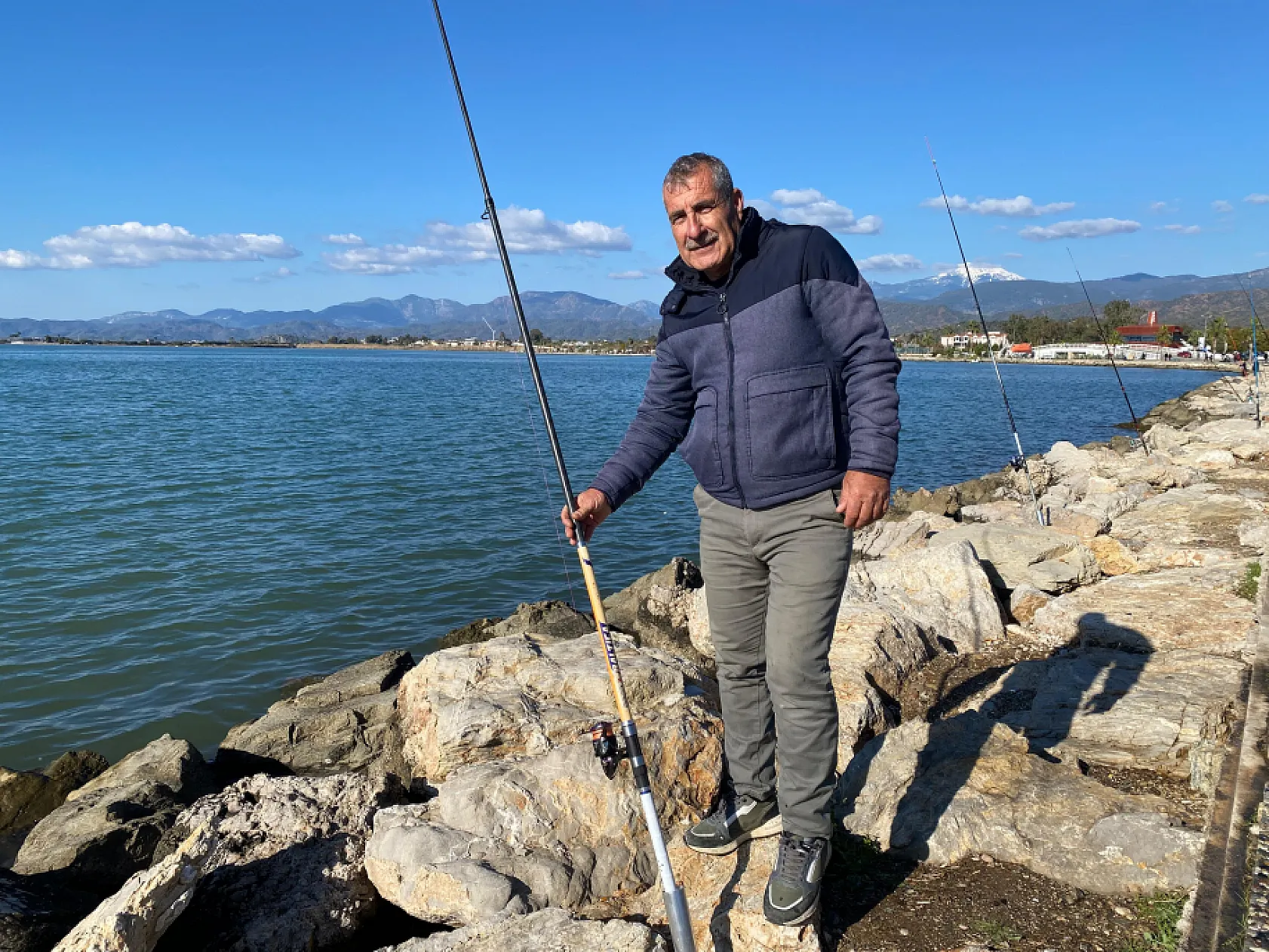 Fethiye'de Yeni Yılda Balık Tutmanın Huzurunu Yaşıyorlar