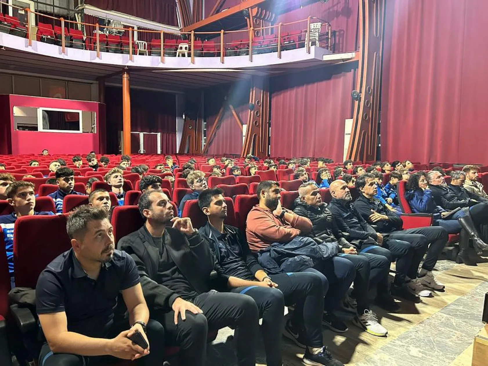 Fethiyespor Futbol Akademisine 'UEFA Kriterleri Uyum Süreci' Eğitimi Verildi 