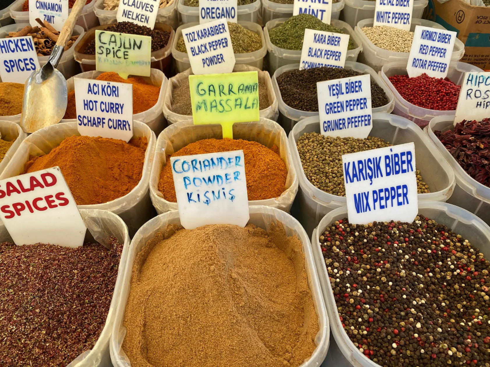 Fethiye Salı Pazarı'nda Baharatın Her Türü Var