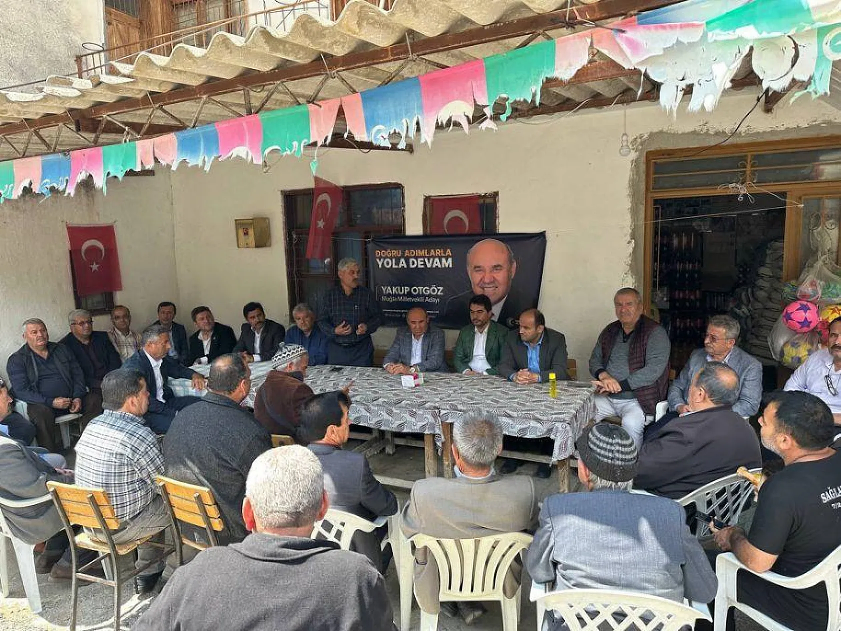Yakup Otgöz, vatandaşlarla kucaklaştı