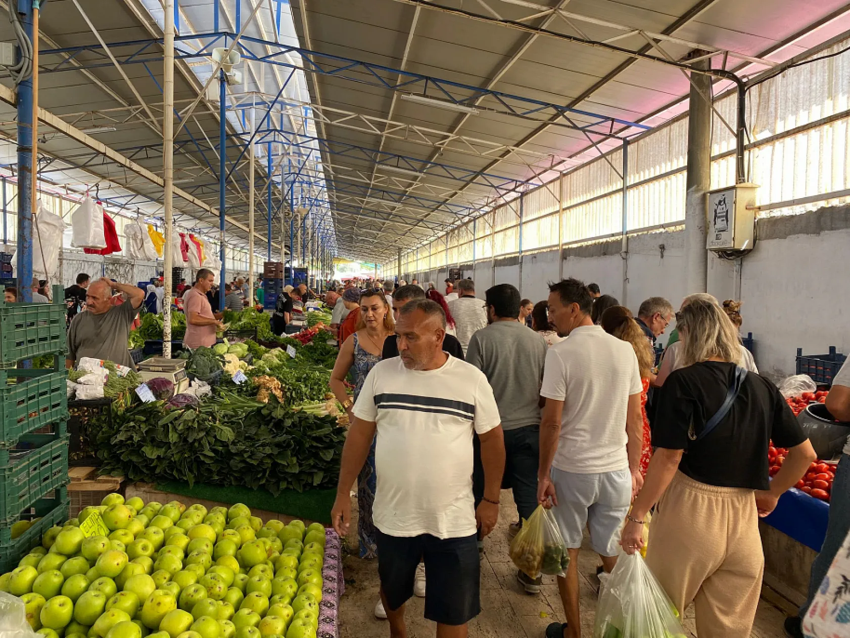 Fethiye Salı Pazarı'nda Sakinlik Hakim