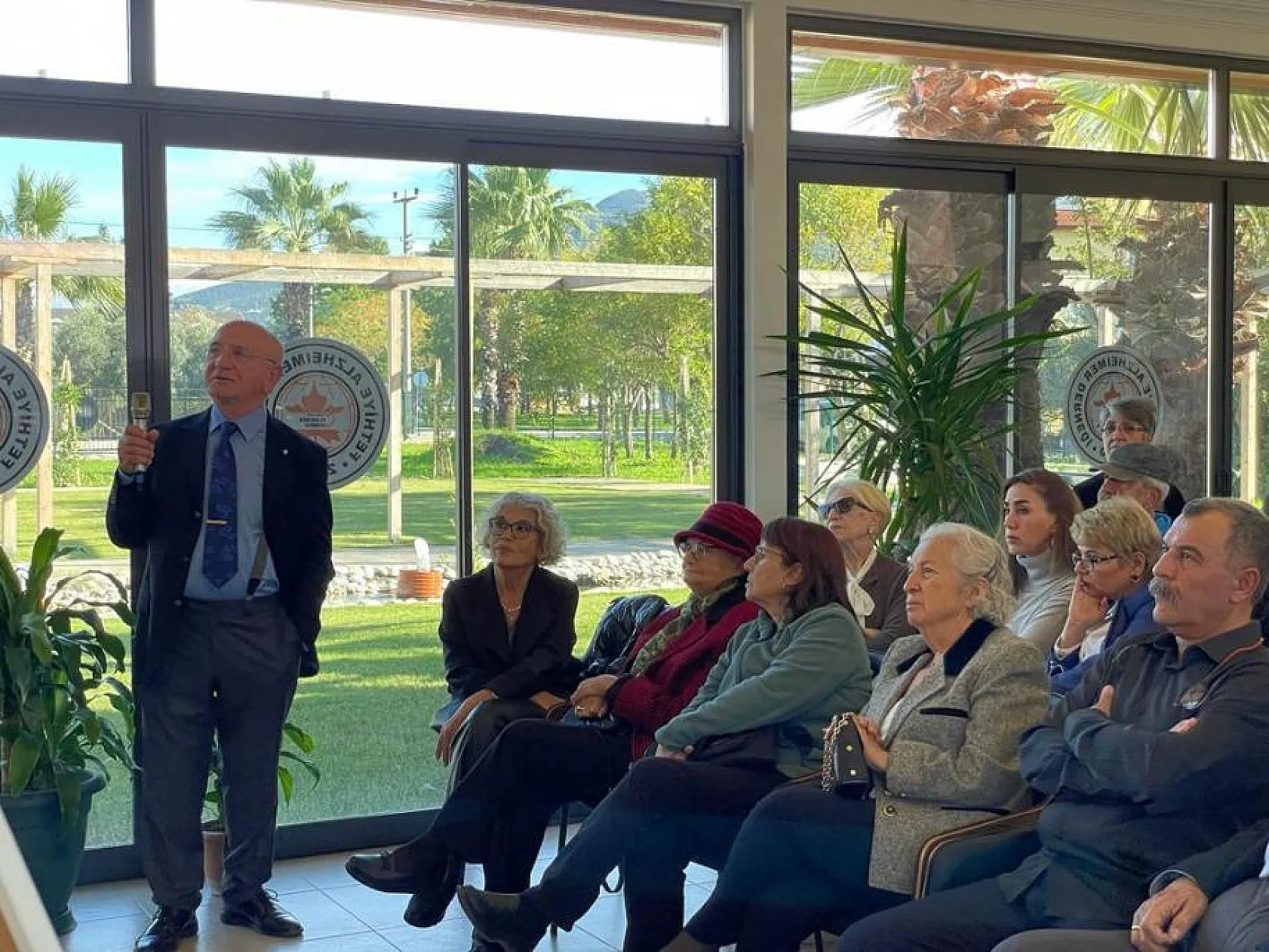 Alzheimer Derneği'nde anlamlı seminer