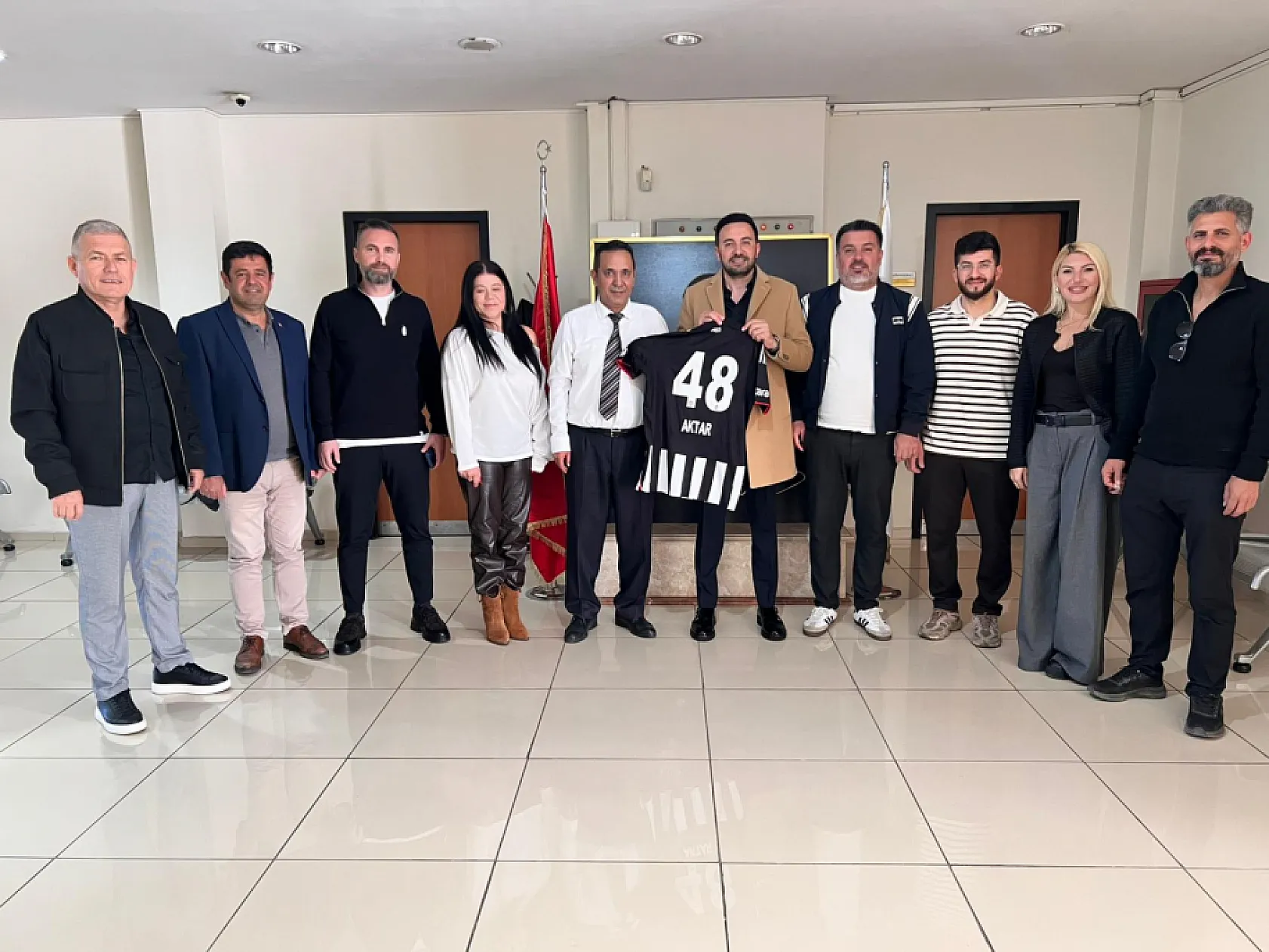 Fethiye Beşiktaş Taraftarlar Derneği'nden Vergi Dairesi'ne Ziyaret