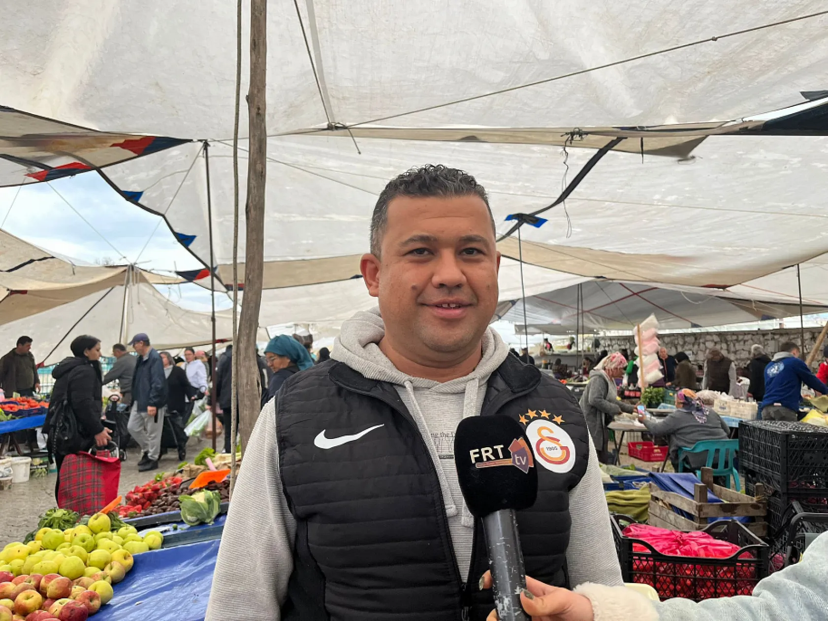 Fethiye Cuma Pazarı Esnafı Akdan, 'Yağışlar Fiyatları Etkiliyor, Ama Pazar Yine İyi'