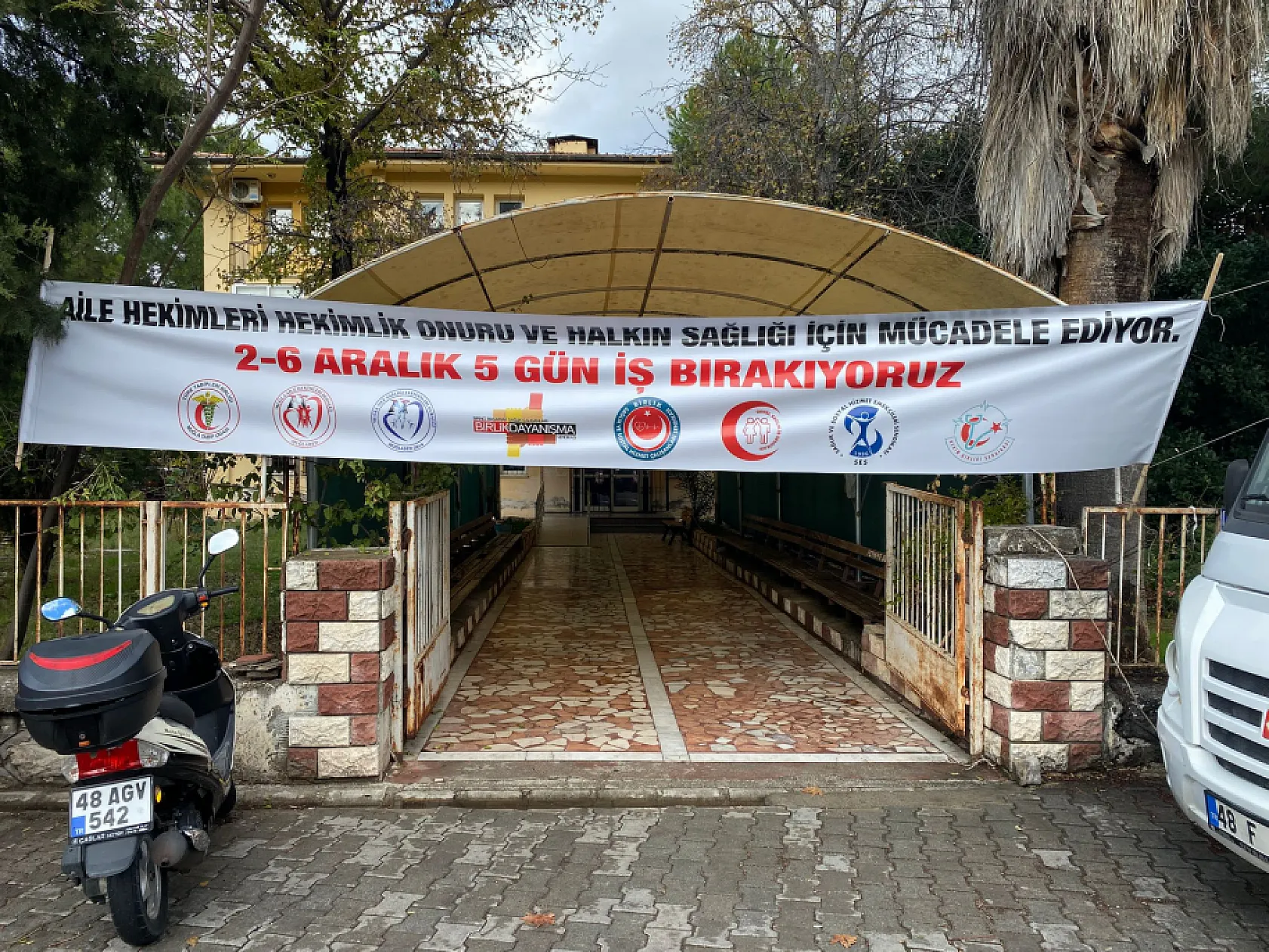 Fethiye'de Aile Hekimleri Greve Girdi 