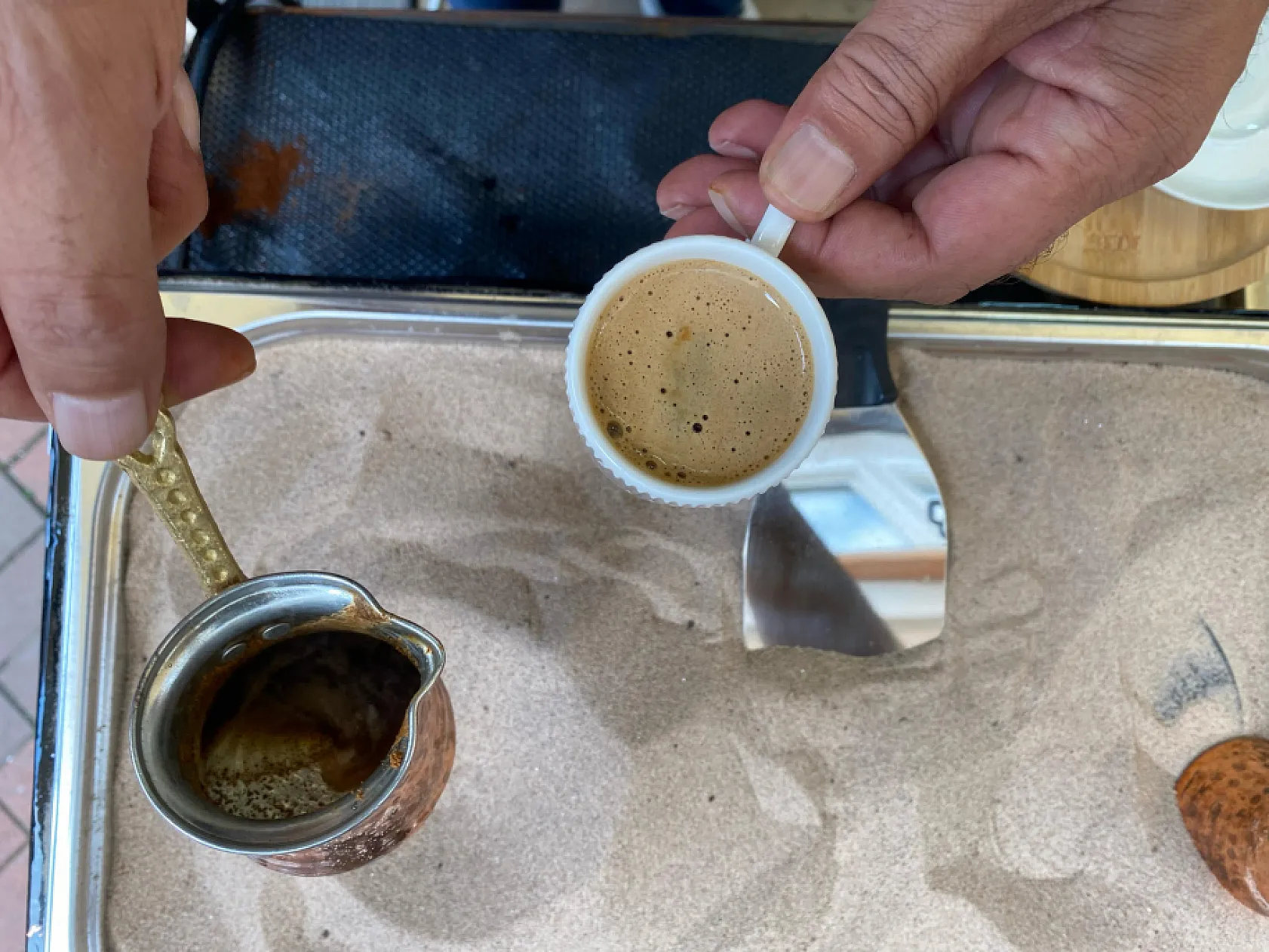 Fethiye'de Turistlerin Kumda Kahveye İlgisi Artıyor