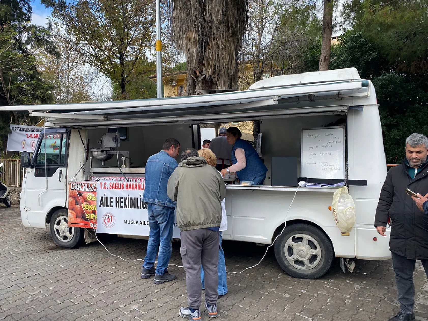 Fethiye'de Aile Hekimleri Greve Girdi 