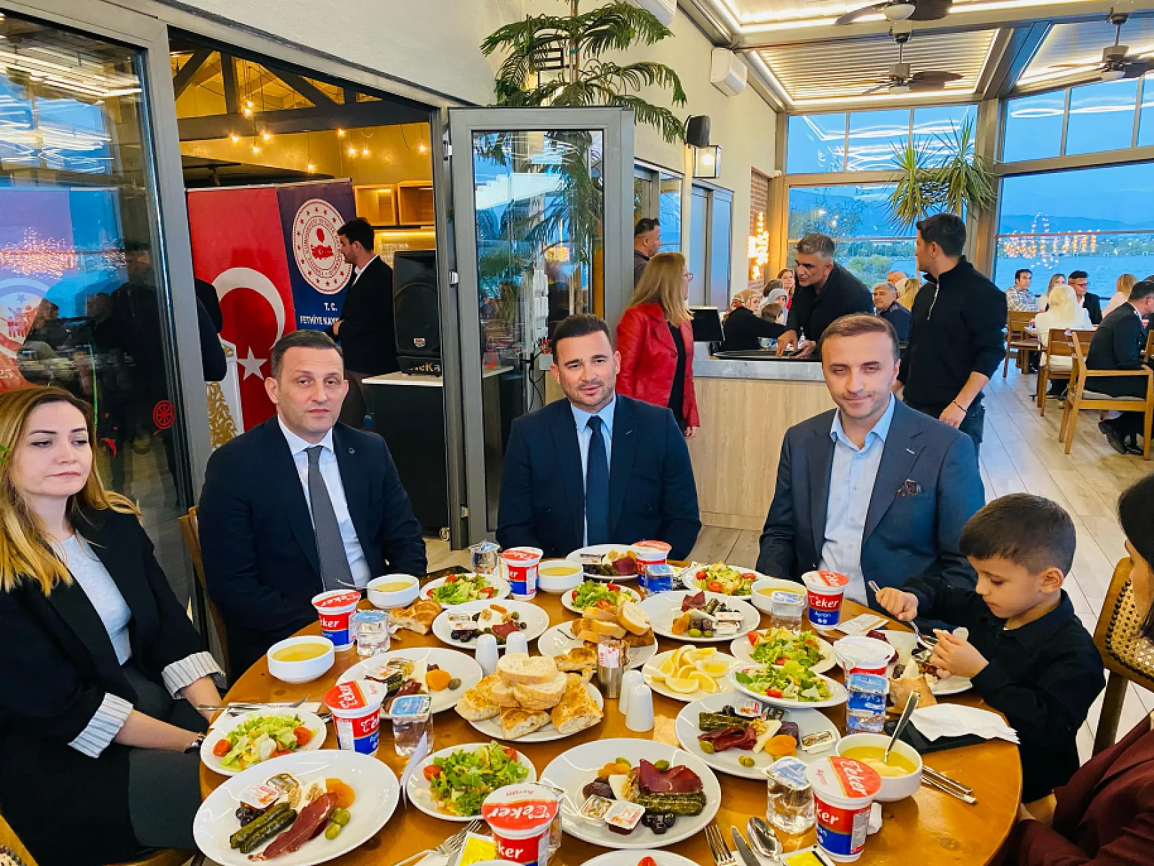 Fethiye'de şehit aileleri ve gaziler onuruna iftar sofrası kuruldu