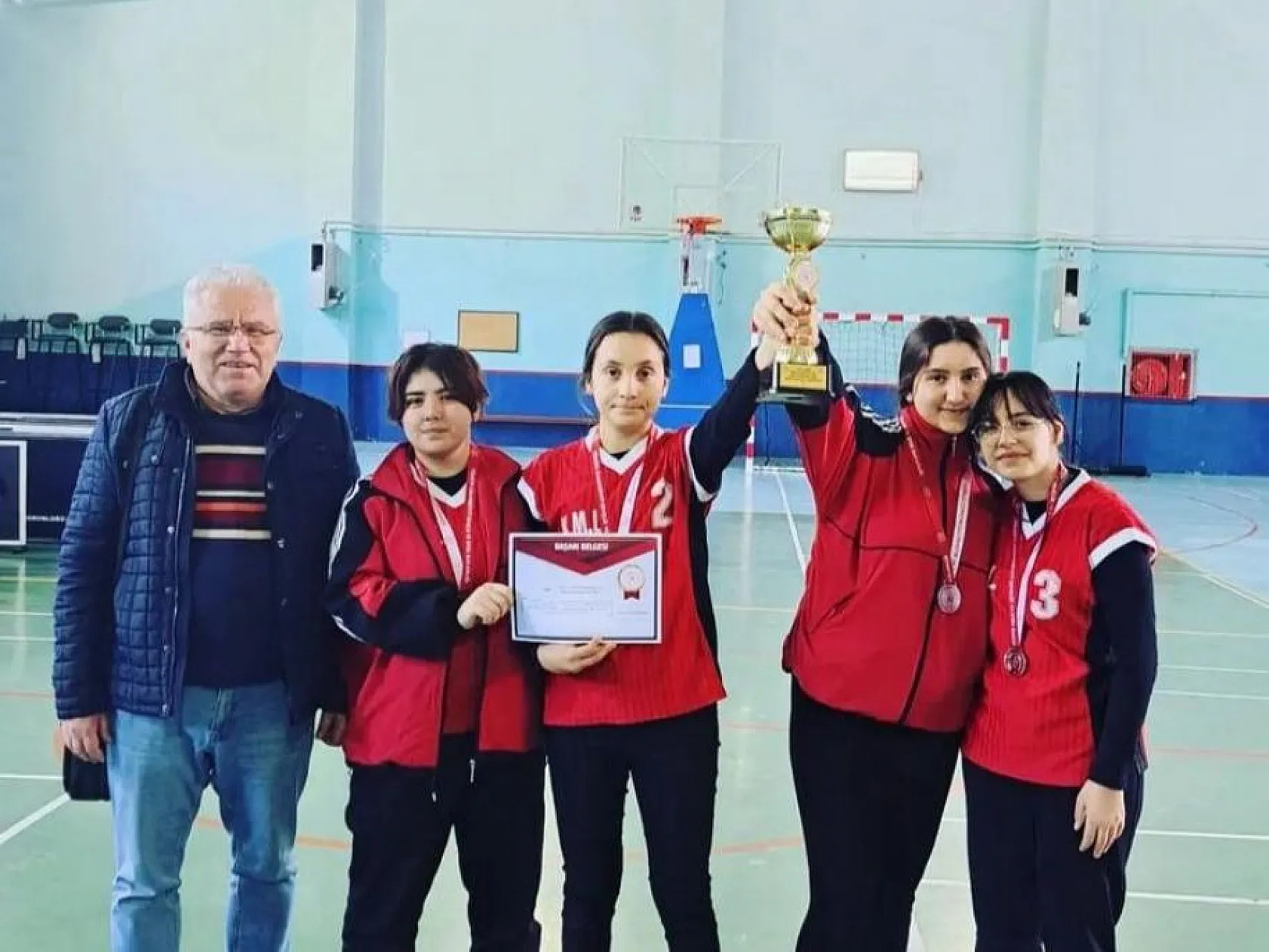 Fethiyeli Kızlar Kupanın Sahibi Oldu!