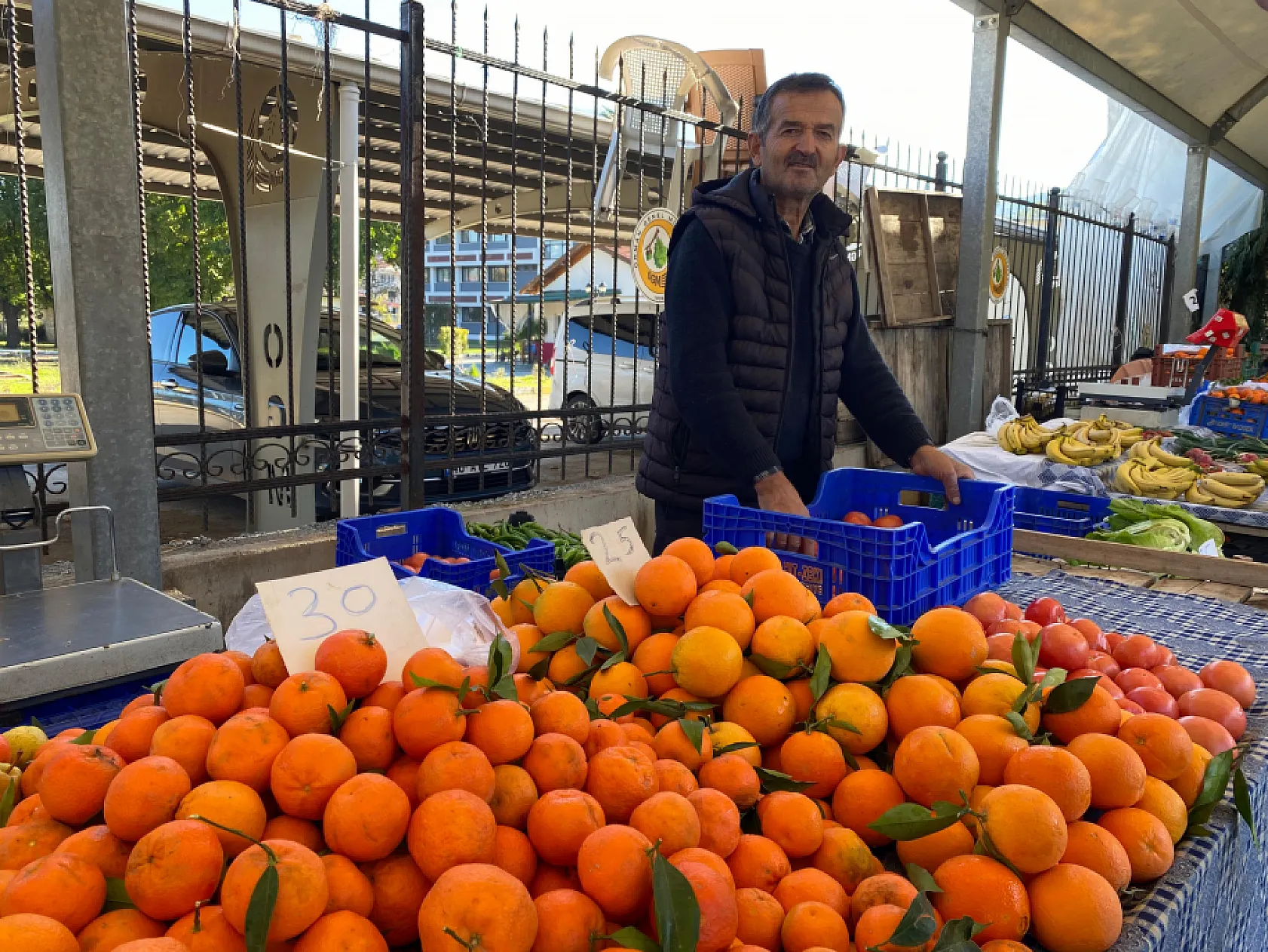 Fethiyeli Esnaf Gezer, 'Bunu Yiyen Bir Sene Fazla Yaşar'