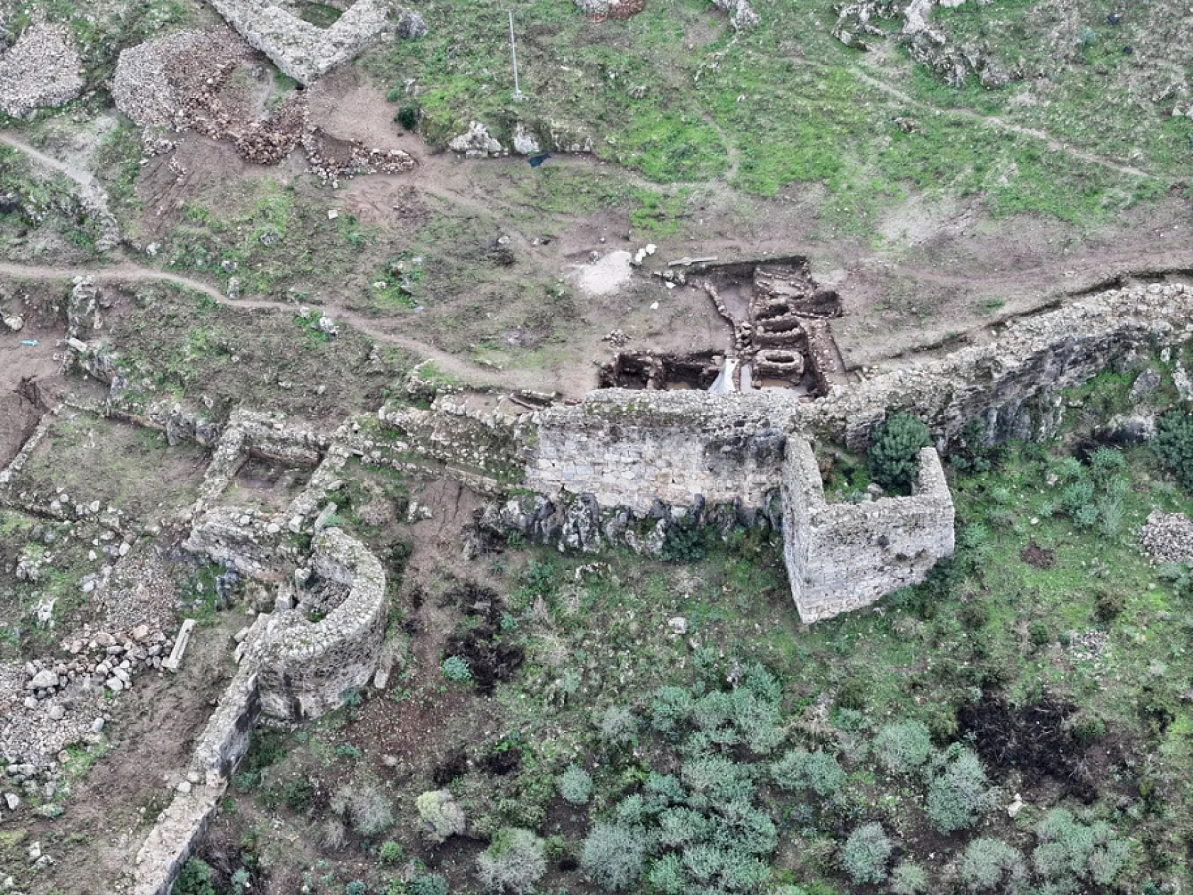 Fethiye Kalesi kazısından çıkan buluntular 2 bin 600 yıl öncesine ışık tutuyor
