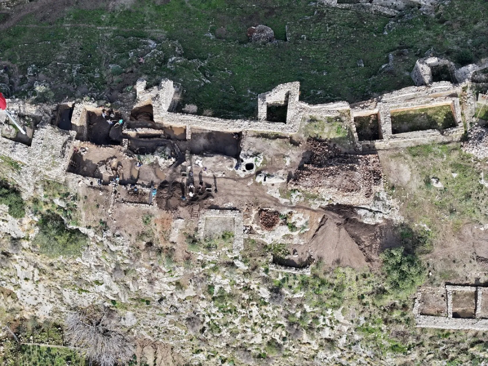 Fethiye Kalesi kazısından çıkan buluntular 2 bin 600 yıl öncesine ışık tutuyor