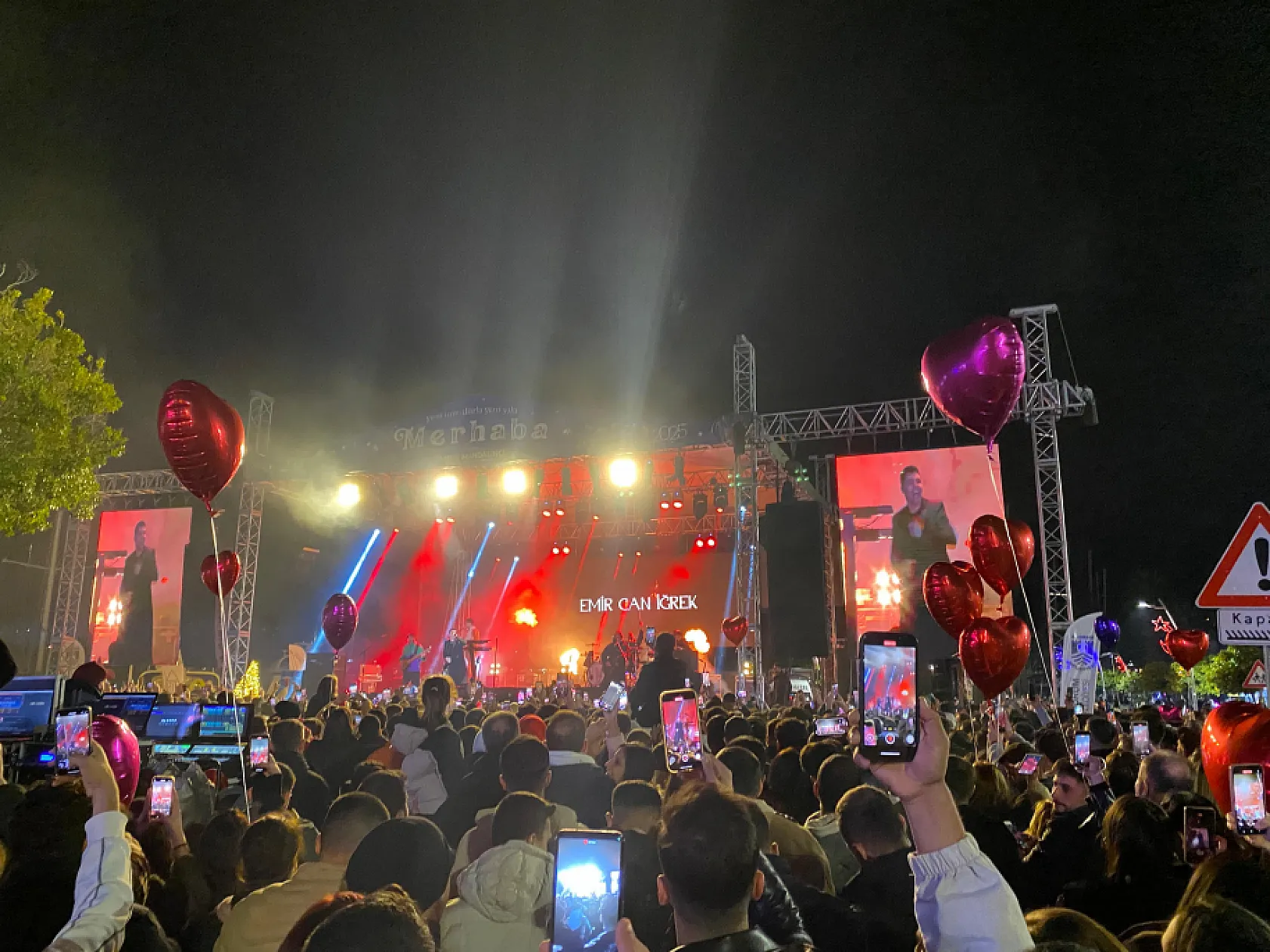 Muğla'da yeni yıl konser, ses ve ışık gösterileriyle kutlandı