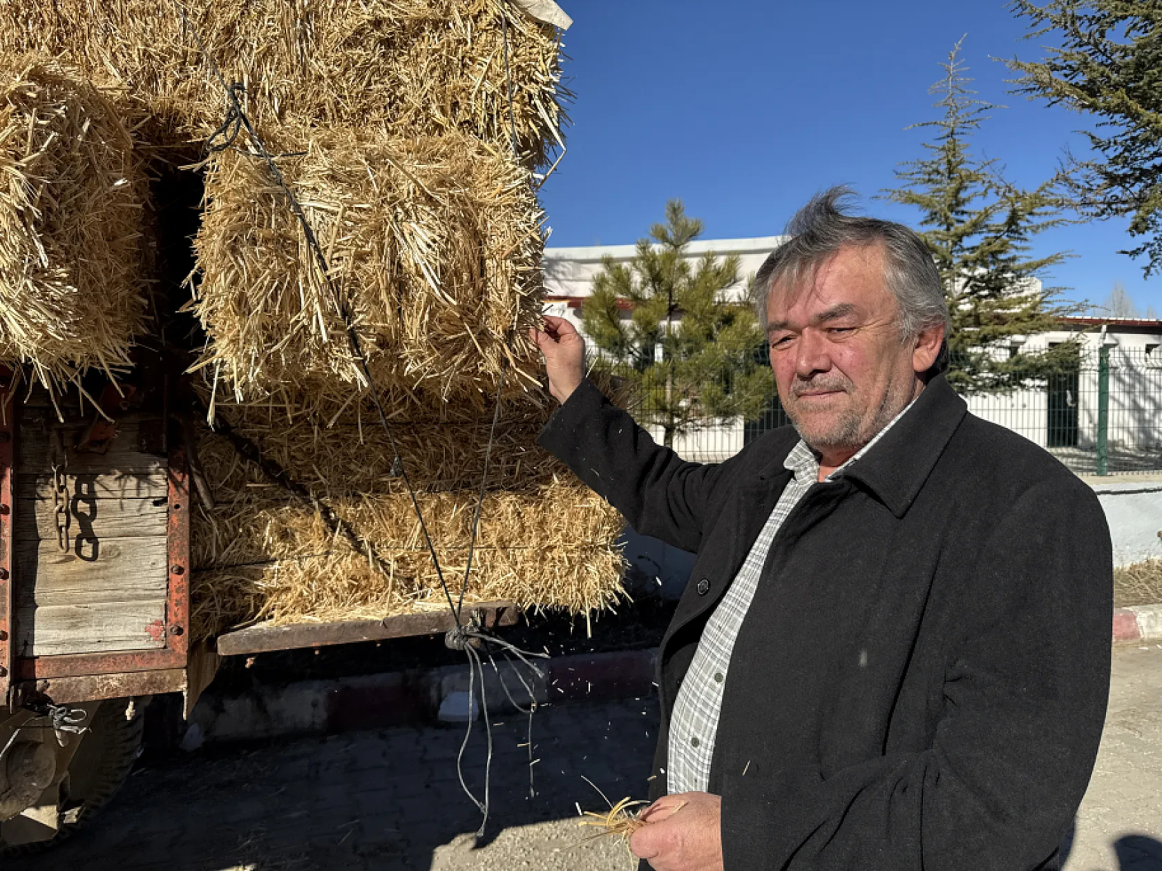 'Saman ev'in bacası 10 yıldır tütüyor