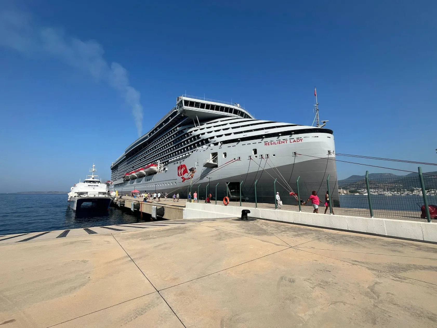 Bodrum'a 'Resilient Lady' kruvaziyeriyle 2 bin 572 yolcu geldi