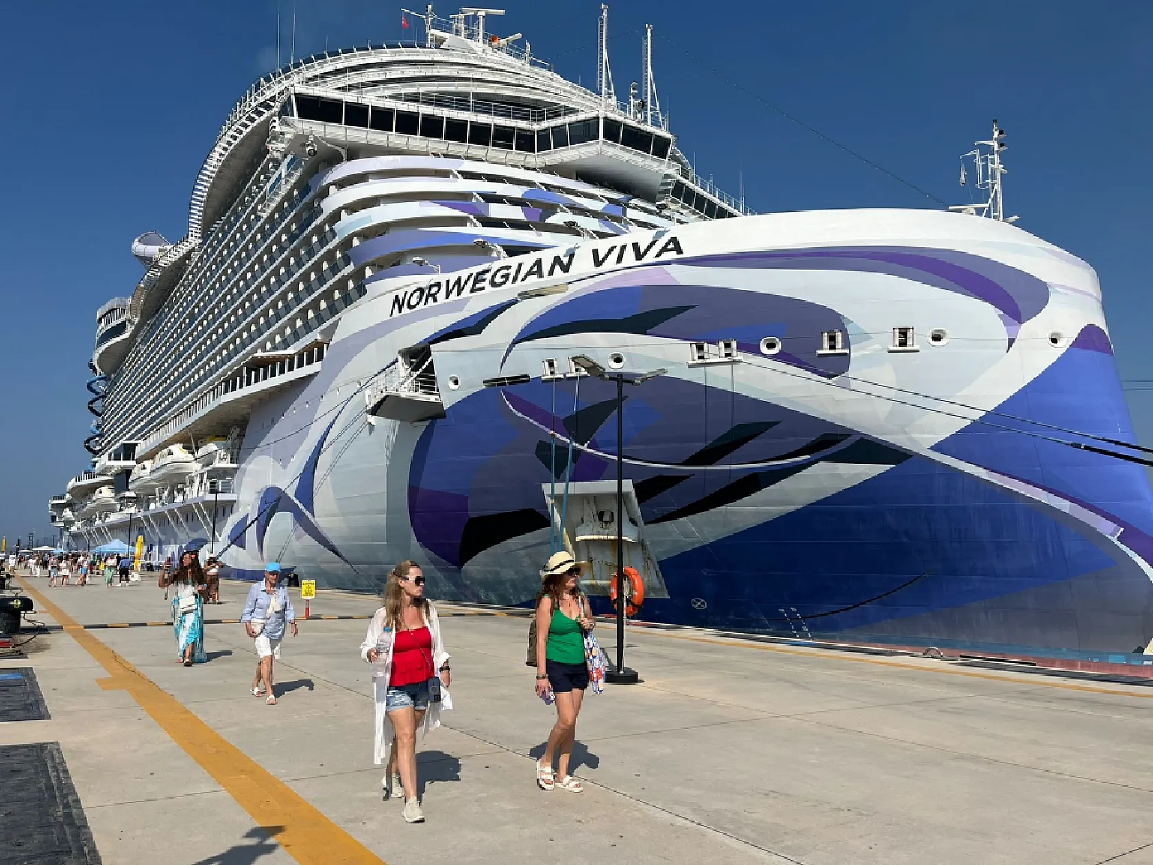 Bodrum'a 'Norwegian Viva' kruvaziyeriyle 3 bin 581 yolcu geldi