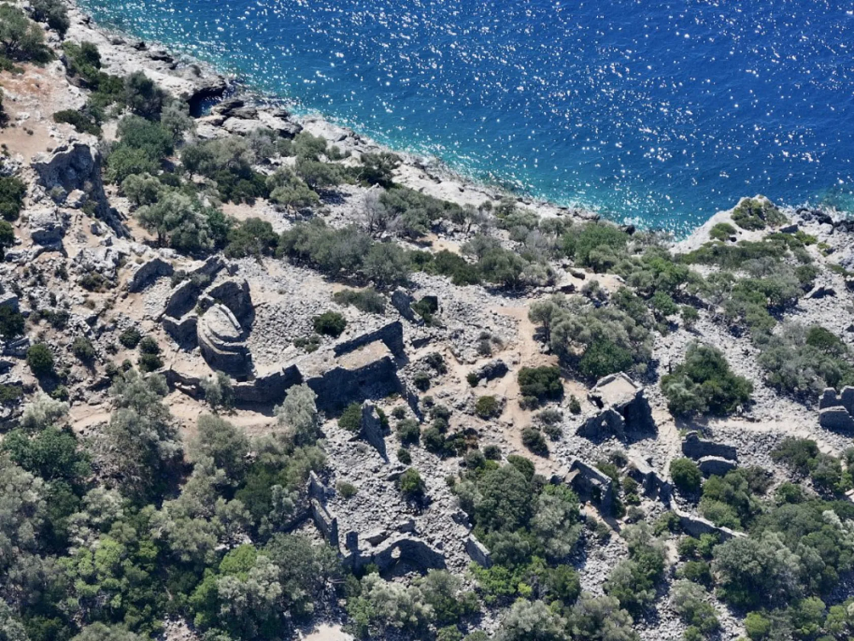Fethiye'de tarihi Gemiler Adası, mavi tur yapanların uğrak noktası oldu