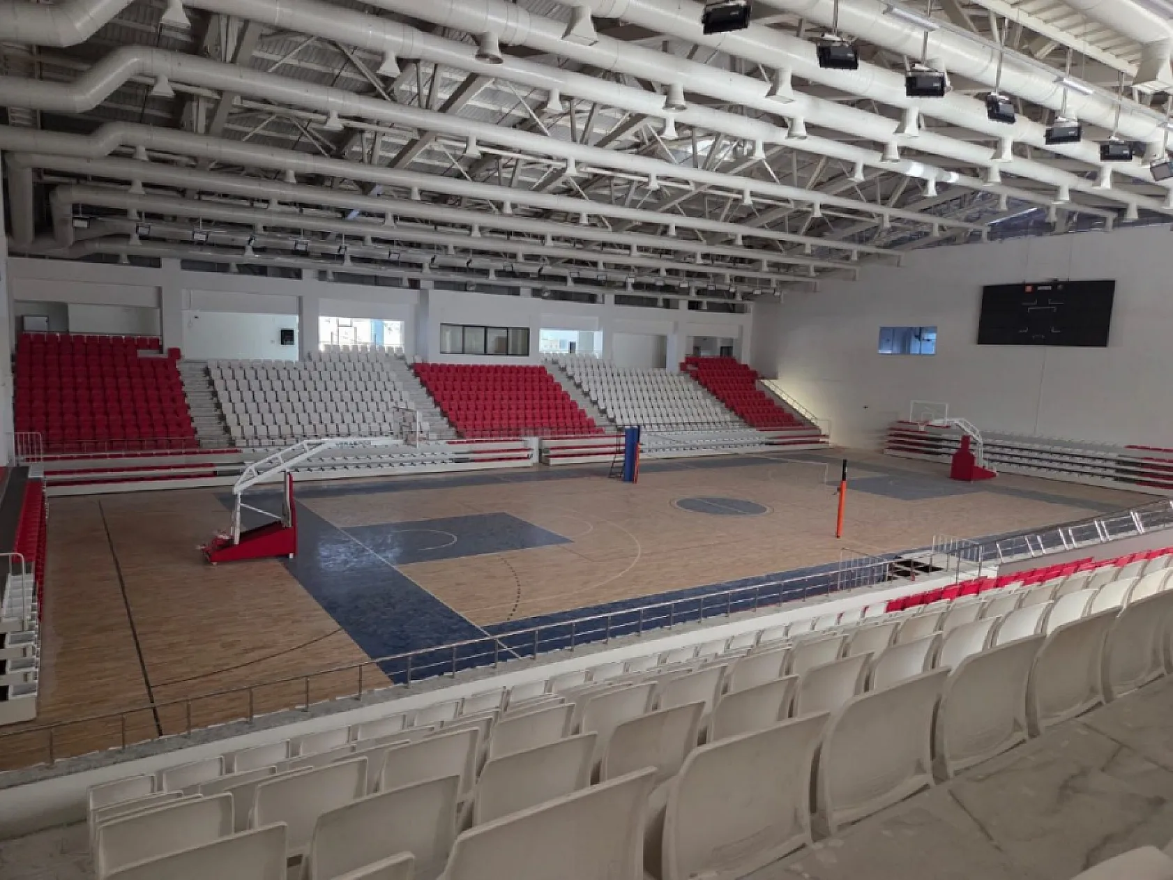 Marmaris Spor Kompleksi'nin kasımda açılması planlanıyor