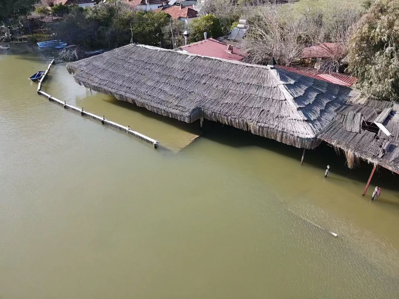 Dalyan Kanalı'nda aşırı yağışlarla su seviyesi 1,5 metre yükseldi
