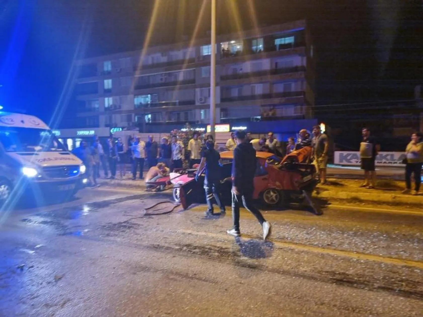 16 yaşındaki sürücü dehşet saçtı, 1'i ağır 3 yaralı