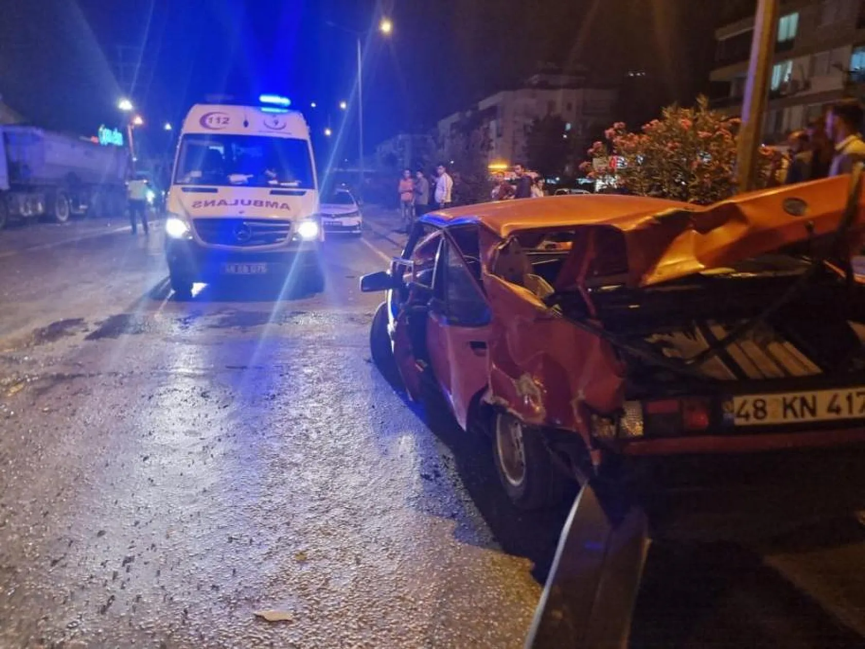 16 yaşındaki sürücü dehşet saçtı, 1'i ağır 3 yaralı