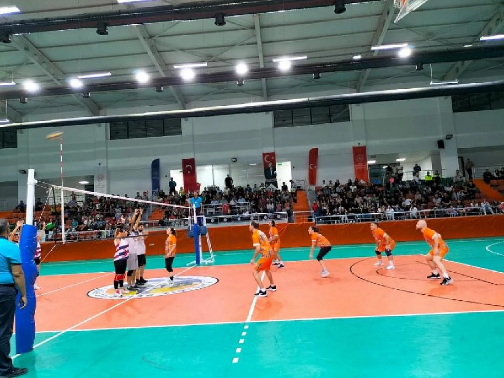 Voleybol Cumhuriyet Kupası sahibini buldu