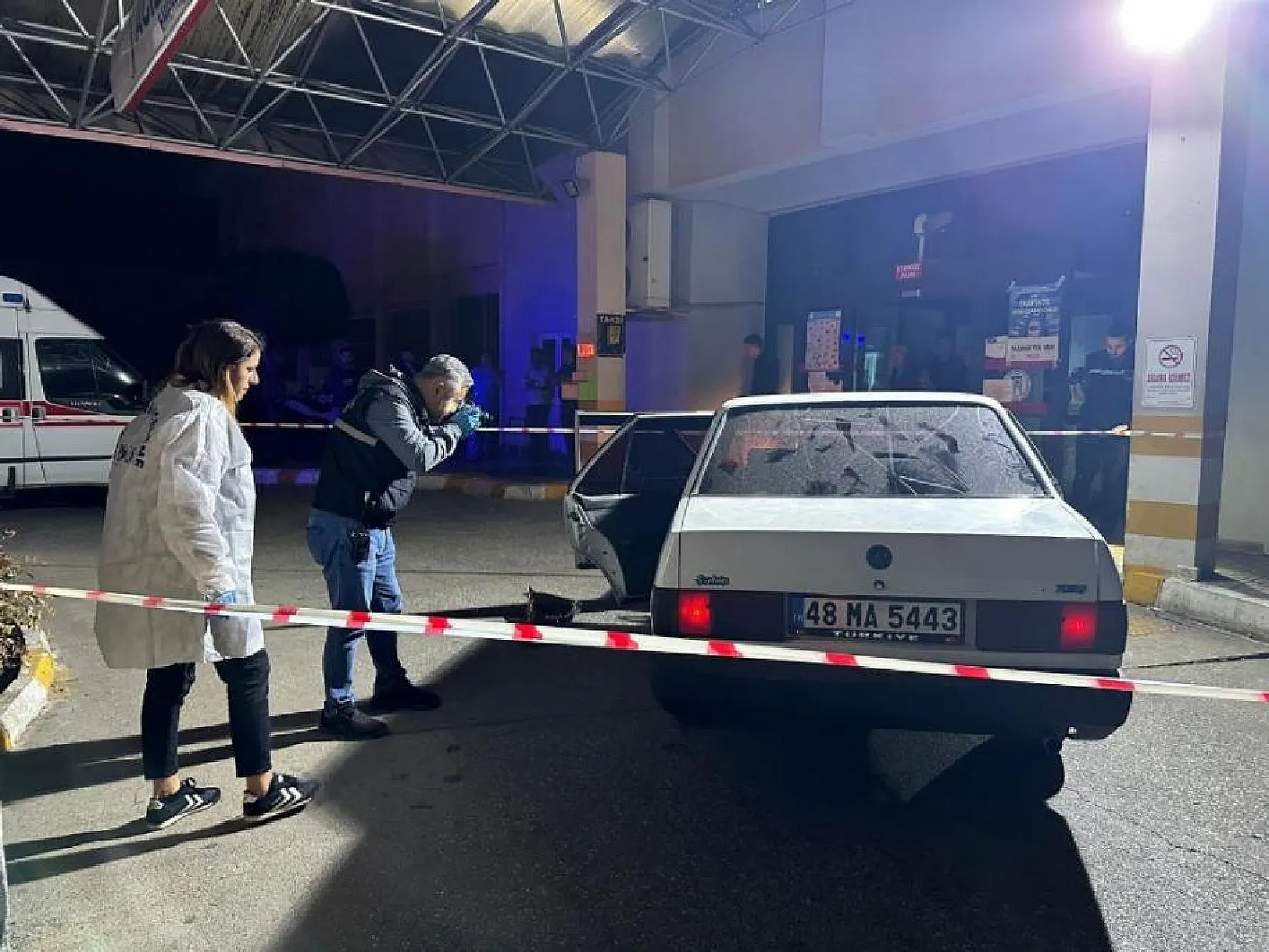 Fethiye'de silahla vuruldu, otomobilini hastaneye kadar sürdü