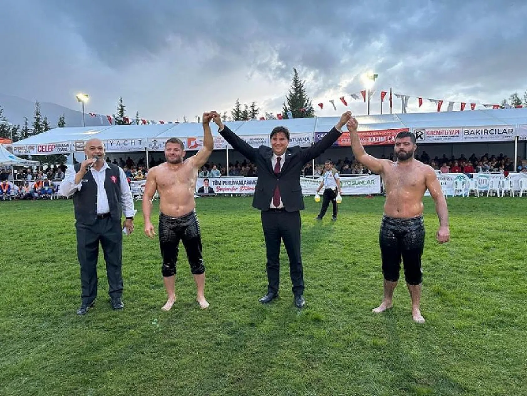 Fethiye Ramazan Çatal Yağlı Güreşlerini 'Mustafa Batu' Kazandı