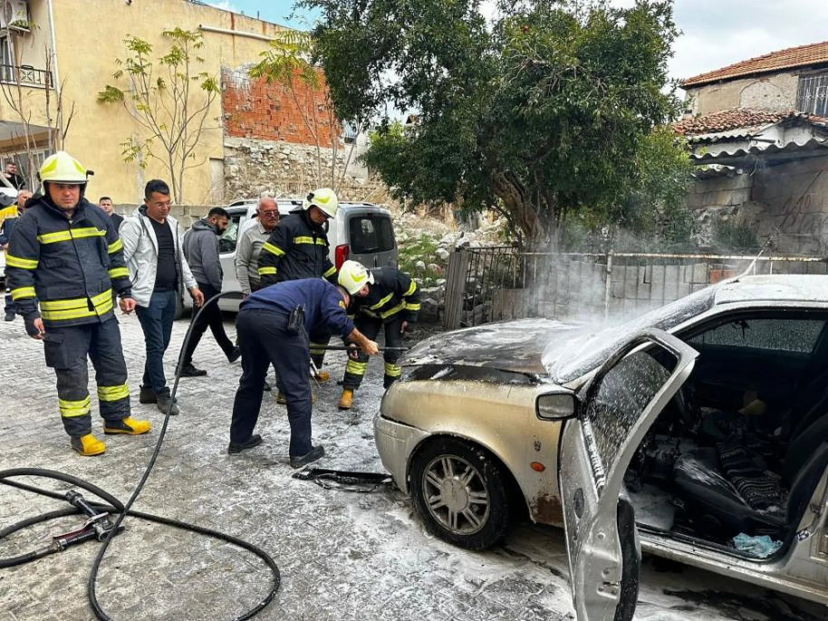 LPG'li araç yangını panikletti