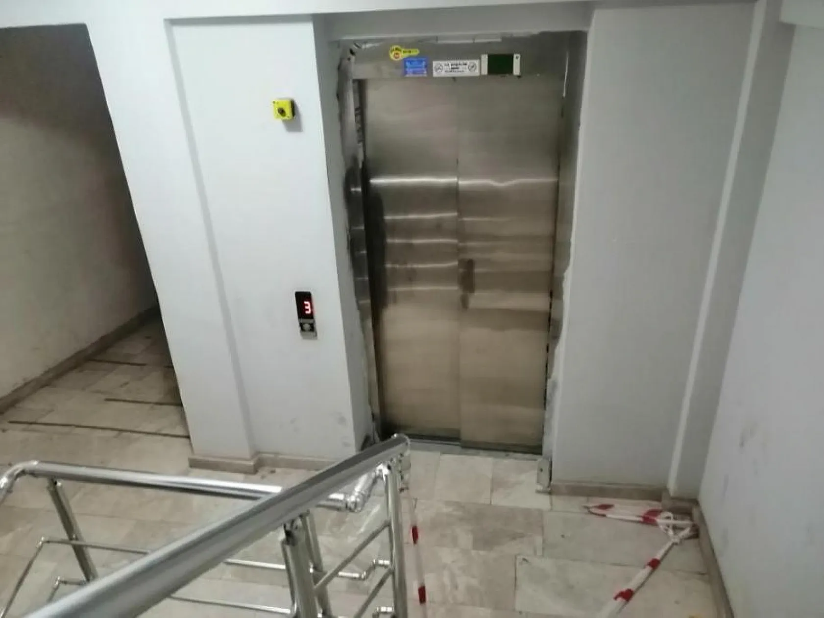 Anne ve kızı asansörde ölü bulunmuştu, katilleri komşuymuş