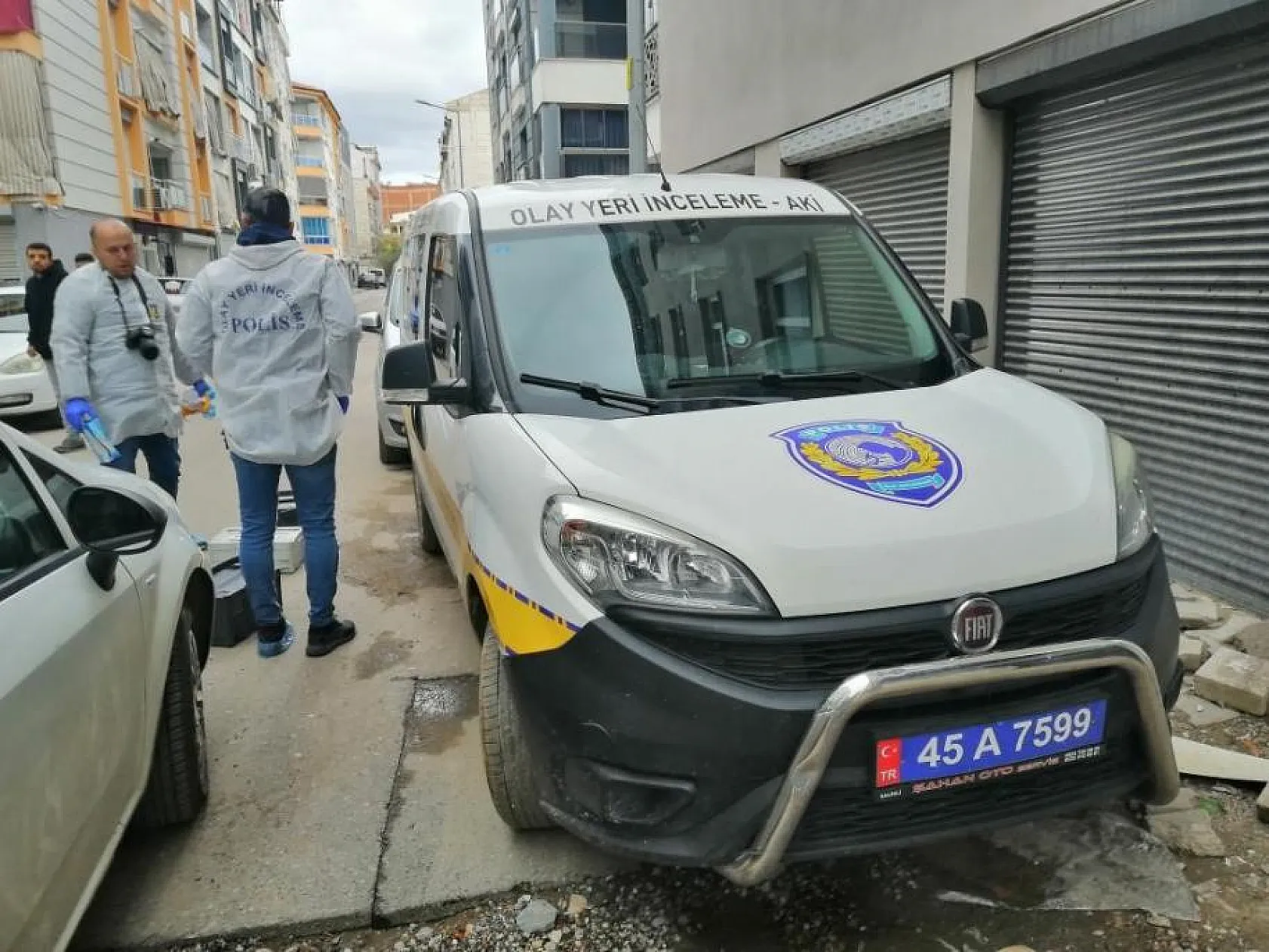 Anne ve kızı asansörde ölü bulunmuştu, katilleri komşuymuş