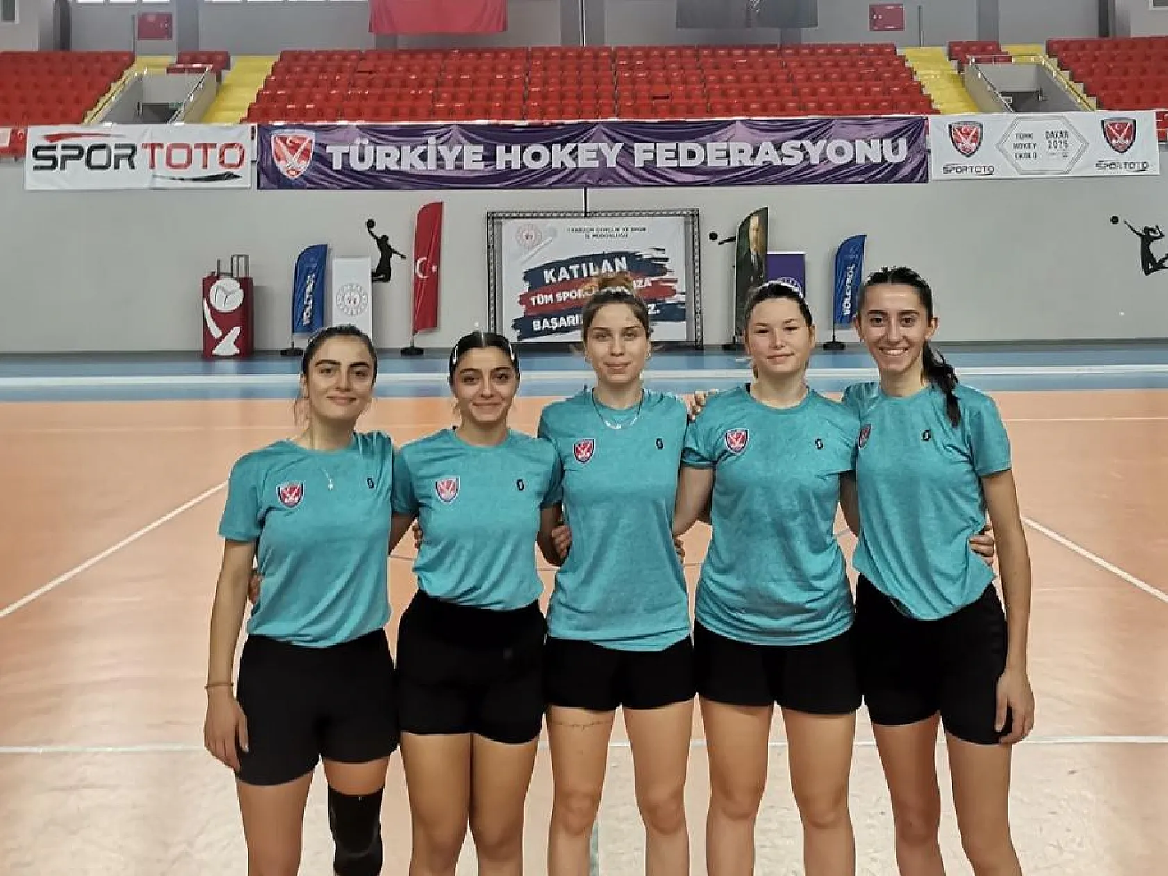 Kadın Hokey Milli Takımı'na 5 Oyuncu Seçildi