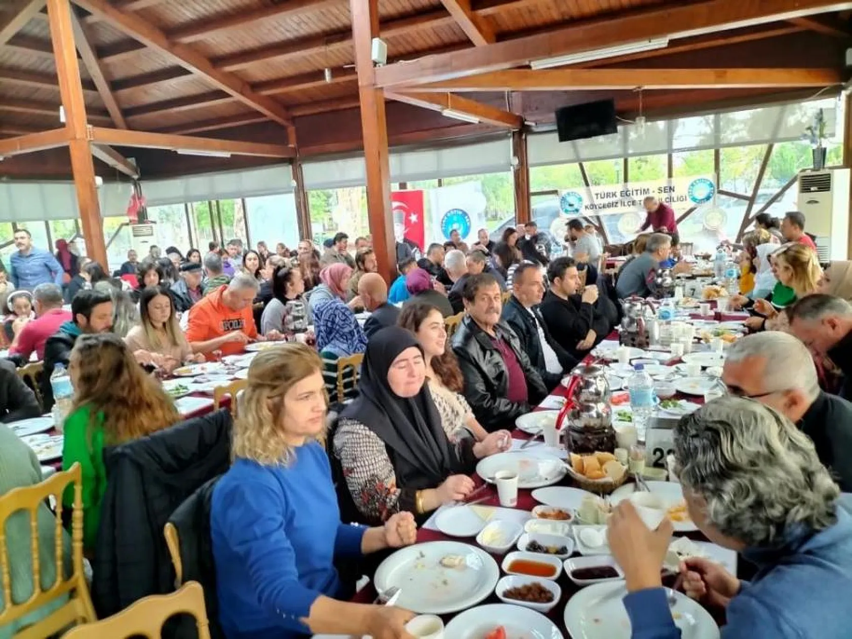 Öğretmenler kahvaltıda buluştu